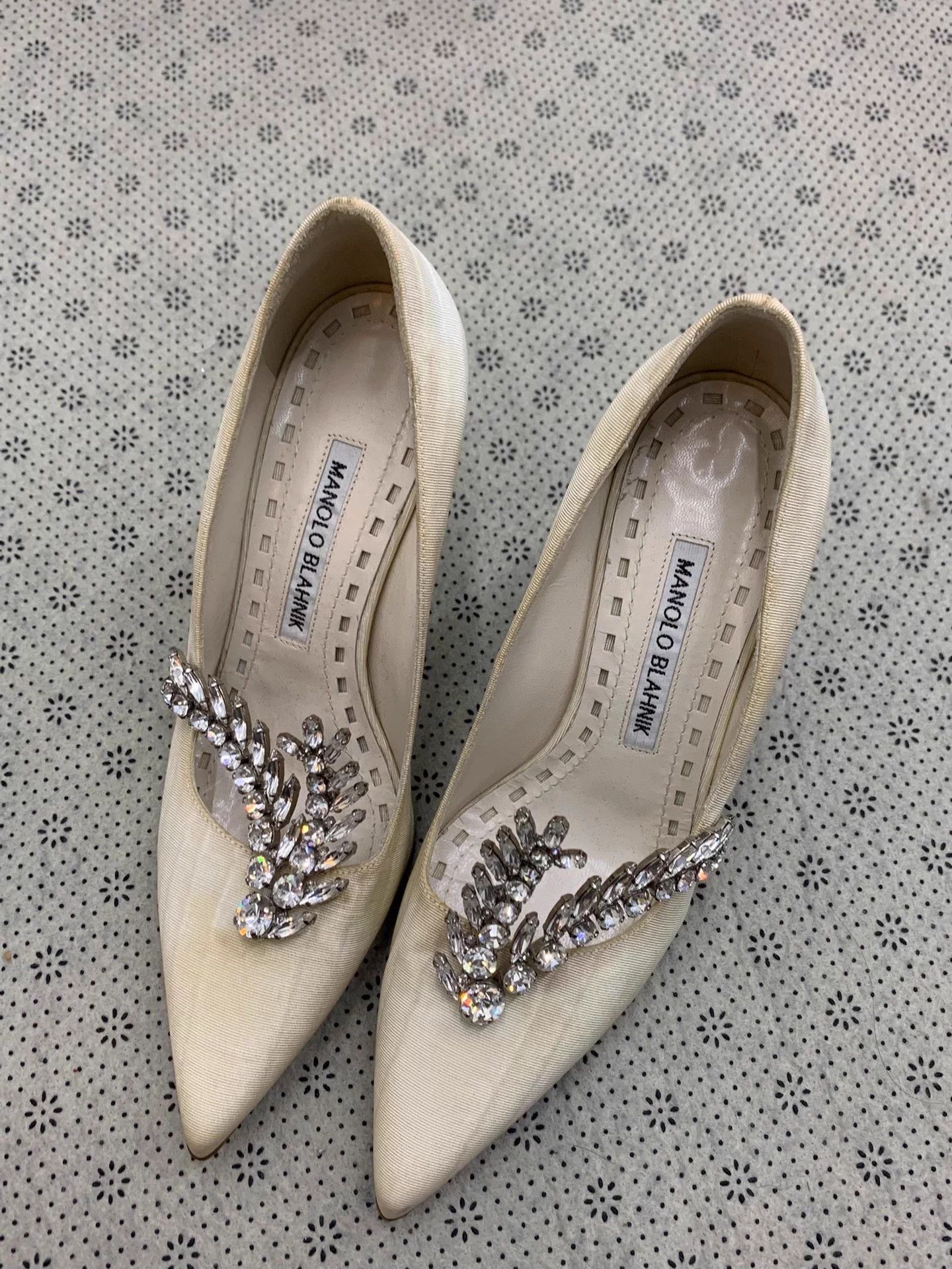 Manolo Blahnik New Manolo Blahnik Beige Wheat Crystal Heels 35 Size US 4 / IT 34 - 1 Thumbnail