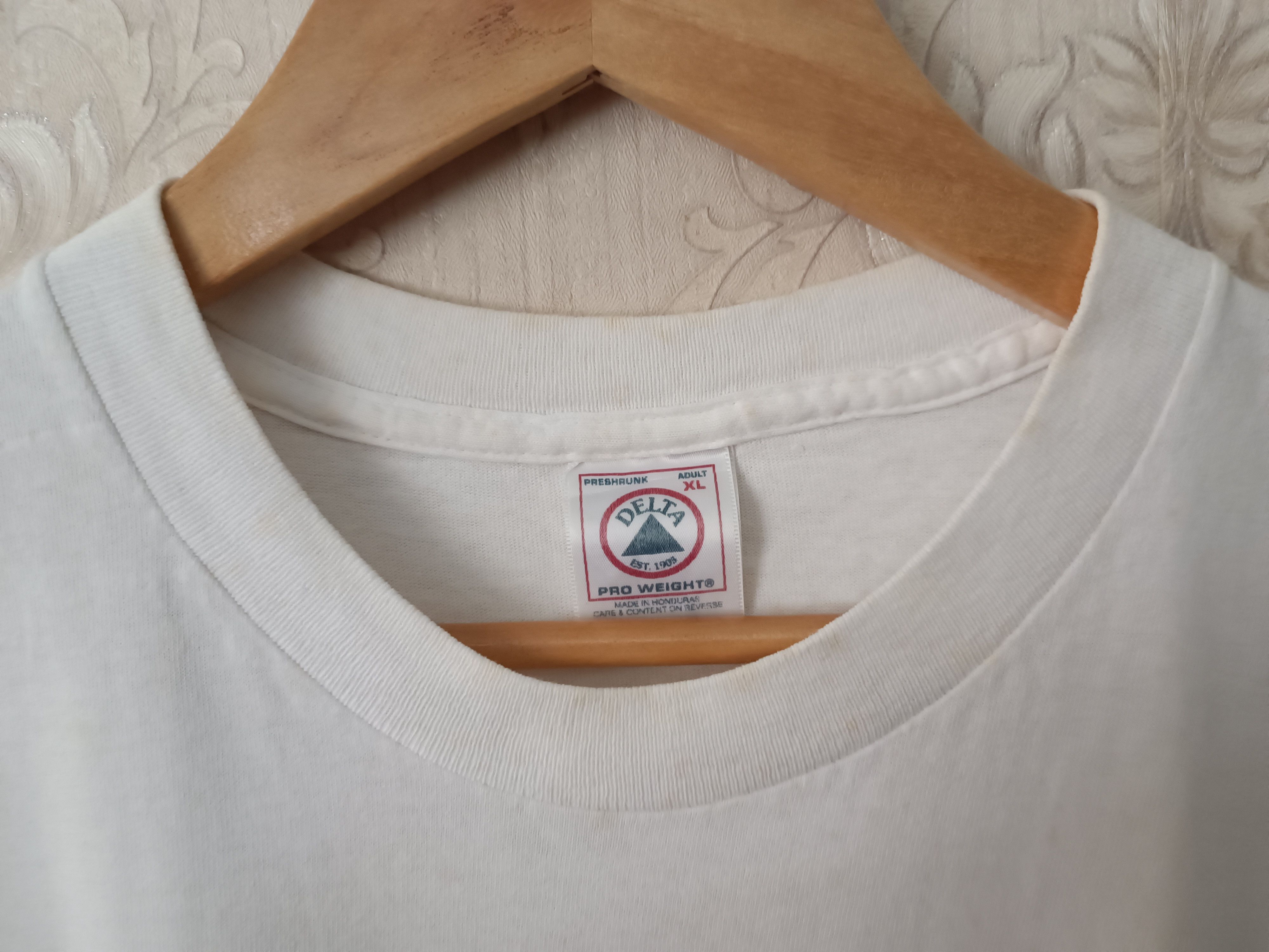 Band Tees × Vintage Vintage CHICAGO Band Logo The Heart of Chicago 1967-1997 Size US XL / EU 56 / 4 - 3 Thumbnail