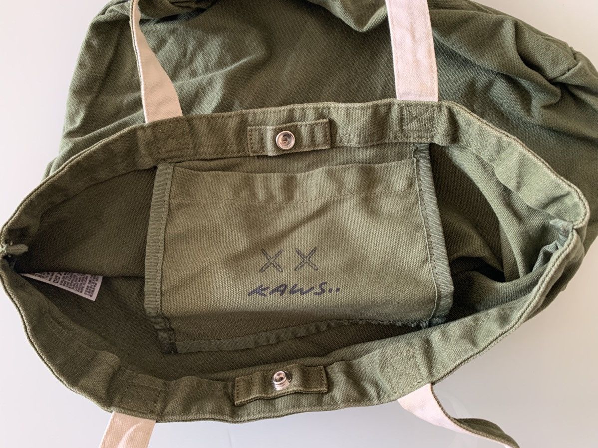 Kaws Kaws green bag. Size ONE SIZE - 3 Thumbnail