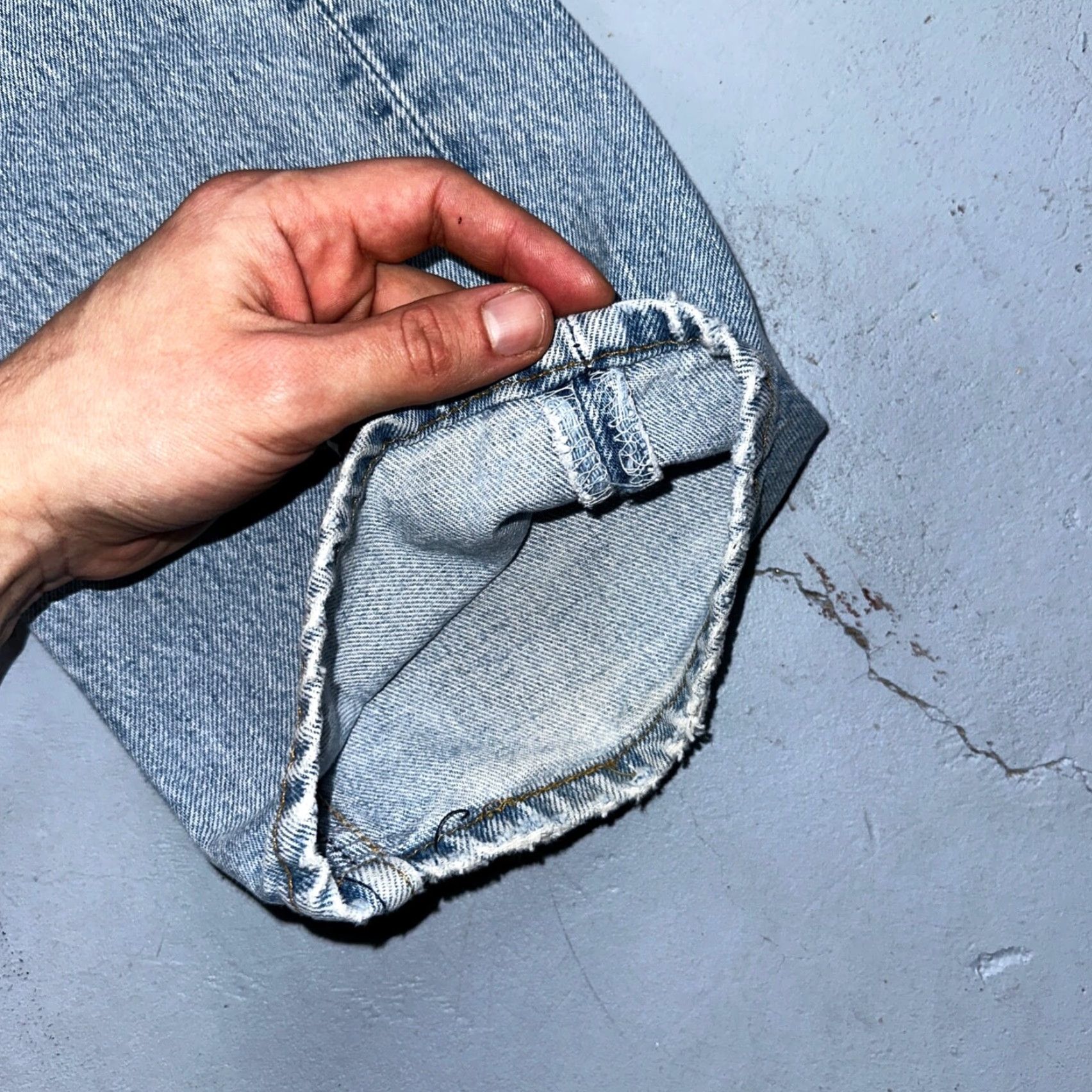 Levi's VINTAGE Levi's 501 Jeans ClassiC 90s USA Blue Light Wash 34x34 Regular Mens Straight Denim 34 Inseam Button Closure Gap 501 Series Size US 34 / EU 50 - 5 Thumbnail