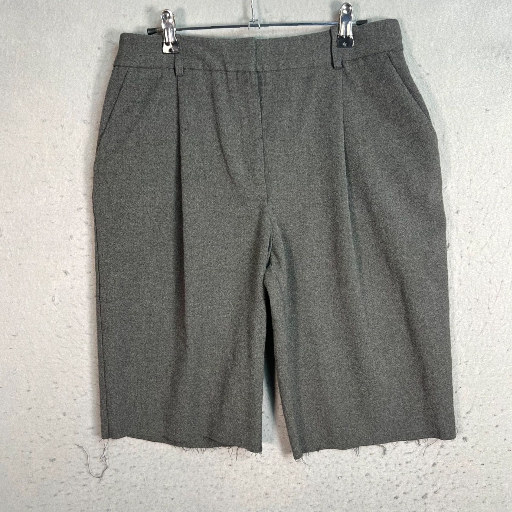 Zara VINTAGE Zara Womens Medium Gray Pleated Mid-Length Shorts Polyester Blend Shirt Womens? Size 32" / US 10 / IT 46 - 2 Thumbnail
