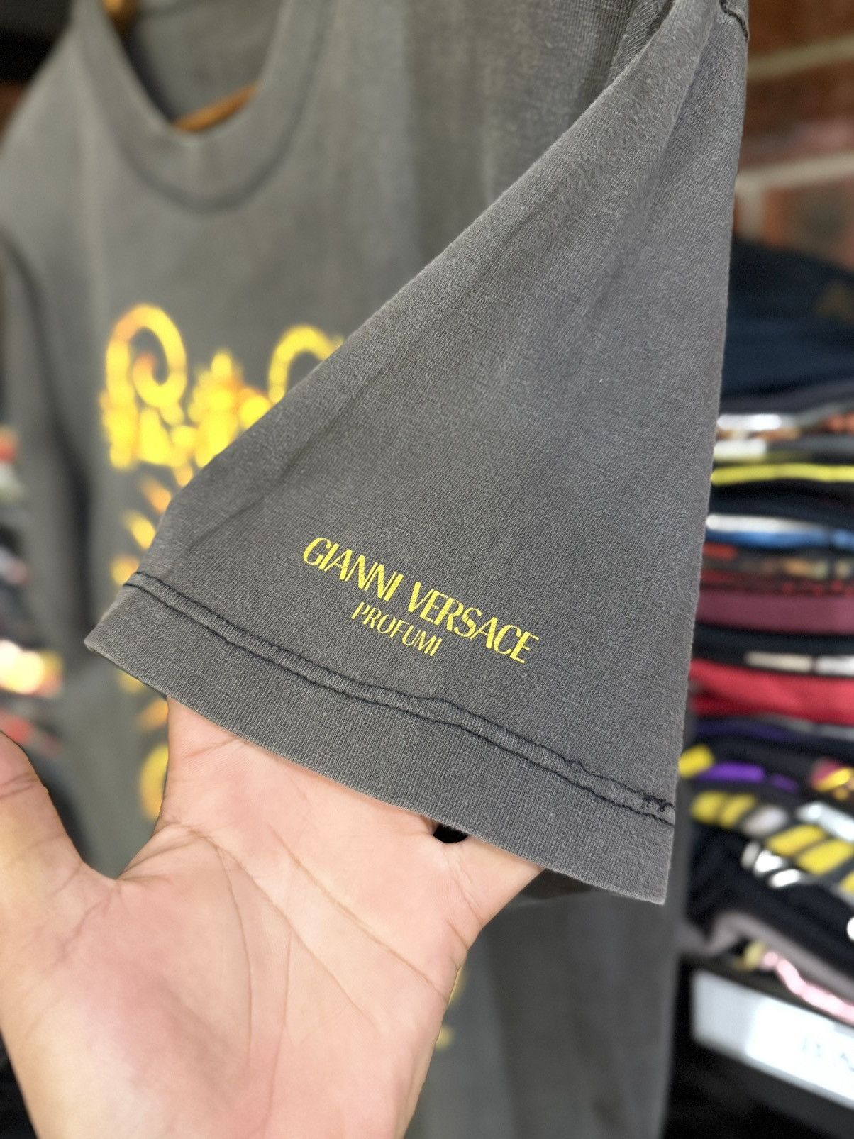 Vintage Thrashed Vintage 90s Gianni Versace Profume Sun Moon Faded T Size US L / EU 52-54 / 3 - 5 Thumbnail