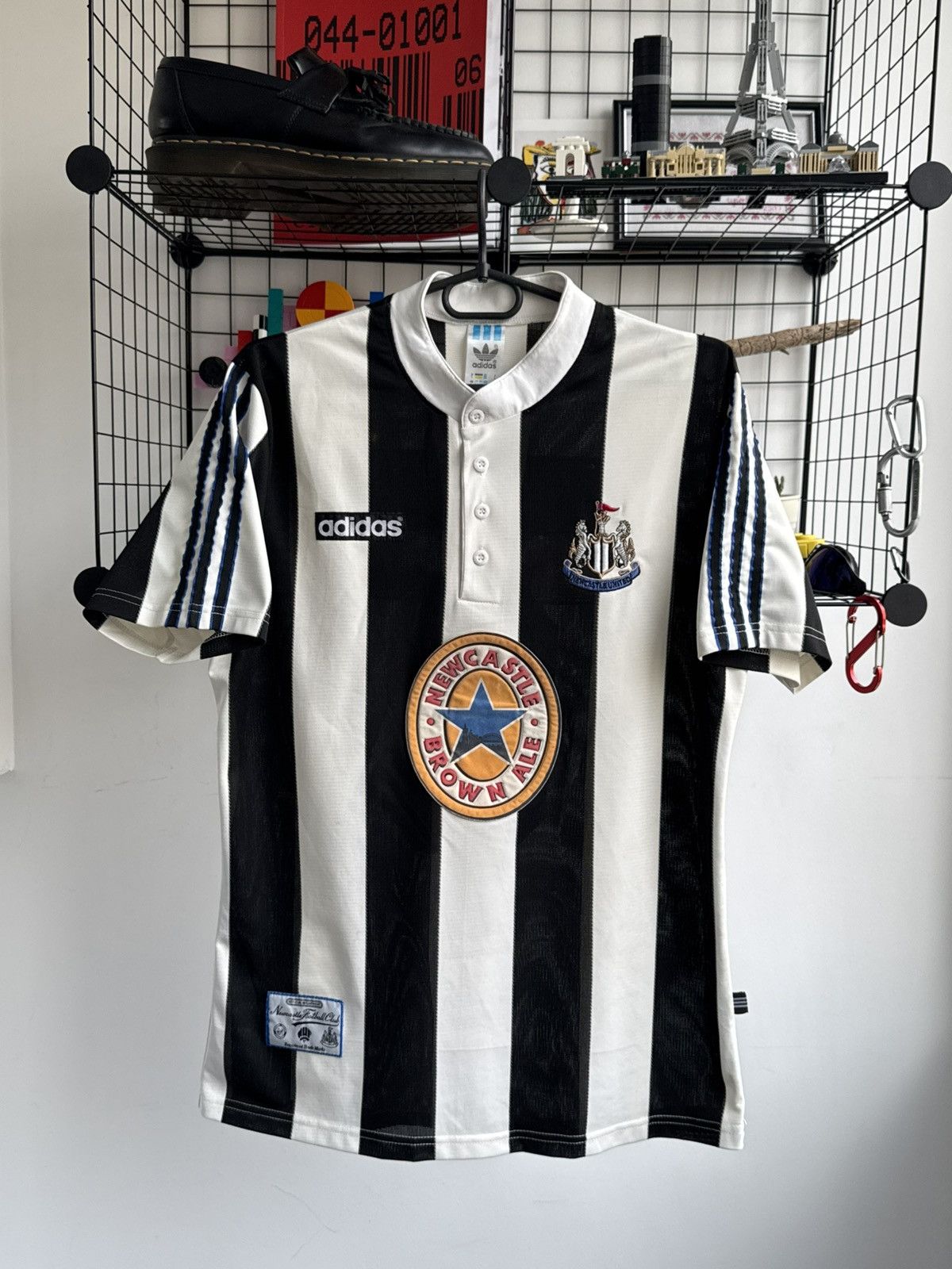 Vintage Newcastle 1995-97 Home Football Shirt #9 Shearer