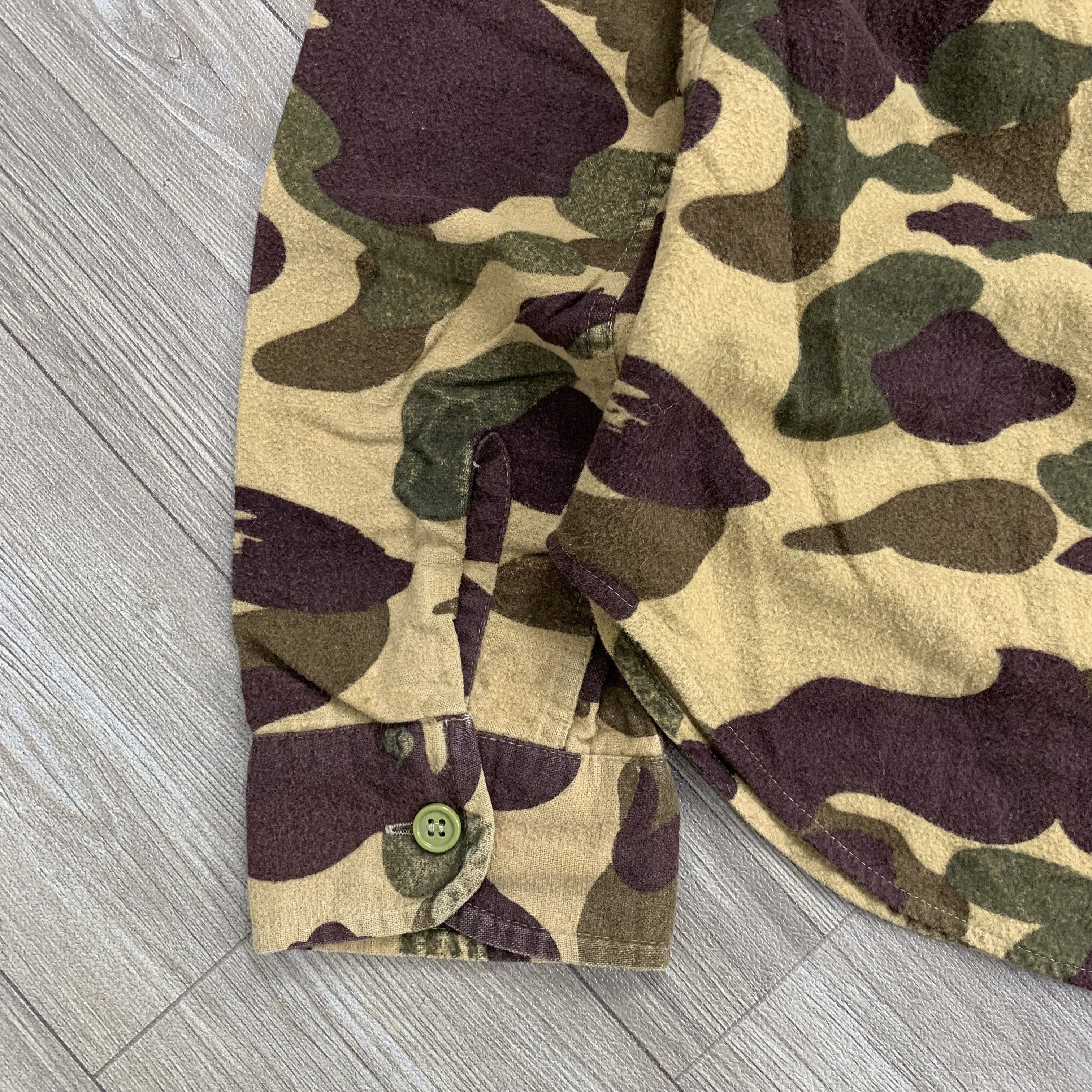 Bape Vintage A Bathing Ape Iconic Camouflage Flanel Shirt Size US M / EU 48-50 / 2 - 10 Thumbnail
