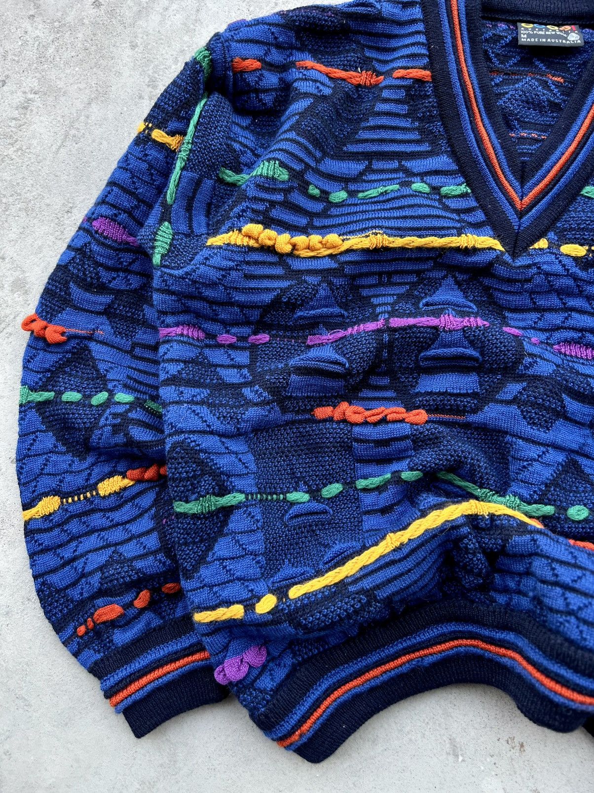 Coogi RAREST COOGI DISTRESSED V NECK CABLE KNIT Size US M / EU 48-50 / 2 - 10 Thumbnail