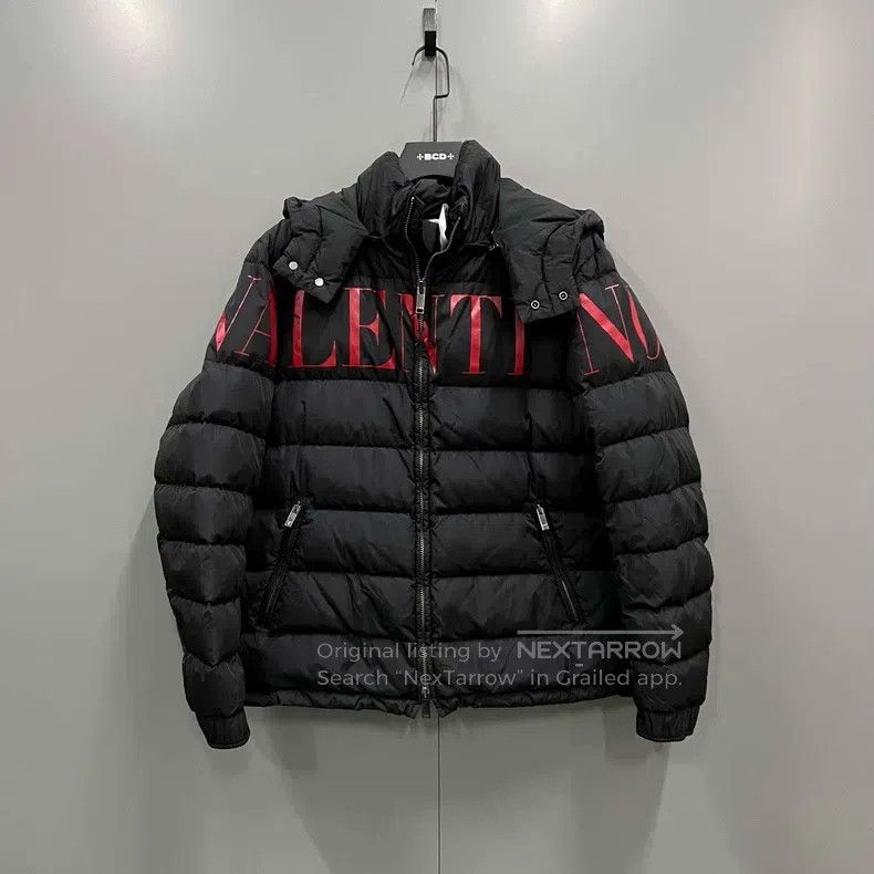 Other Valentino Black and red logo printed down jacket Size US M / EU 48-50 / 2 - 1 Thumbnail