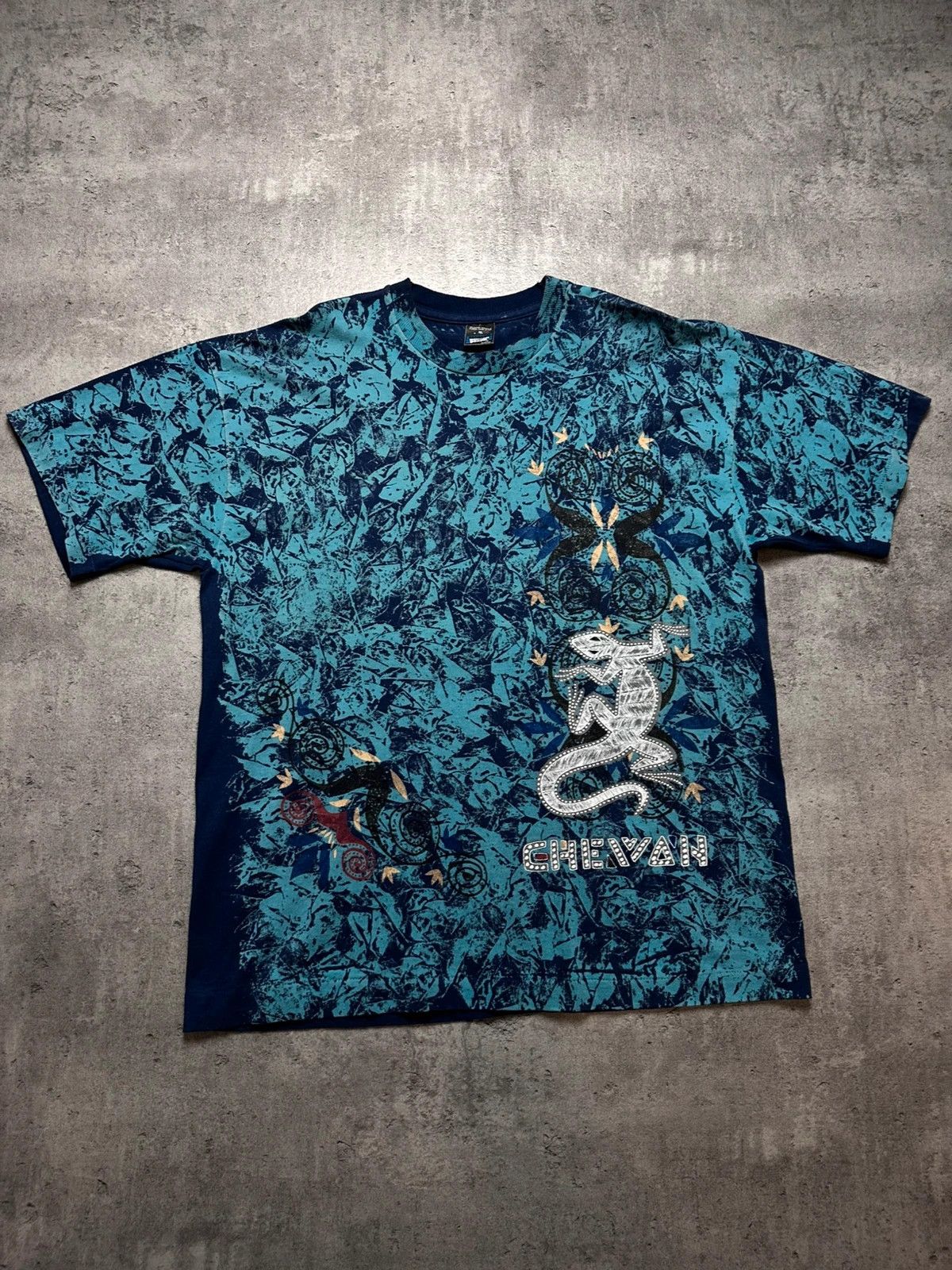 Vintage 90s lizard fullprint r shirt exotic