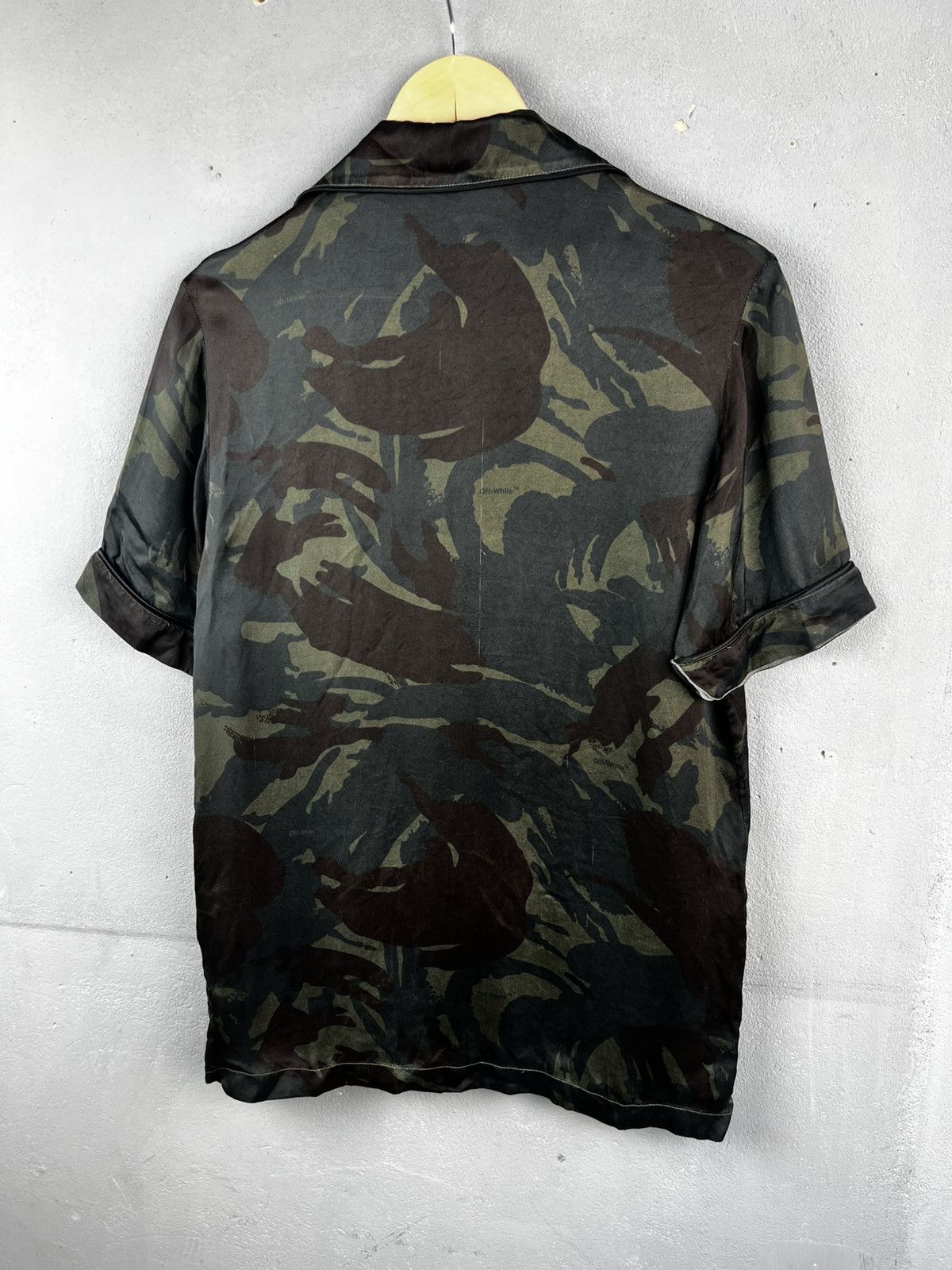 Off-White Of White camo shirt Size US S / EU 44-46 / 1 - 13 Thumbnail