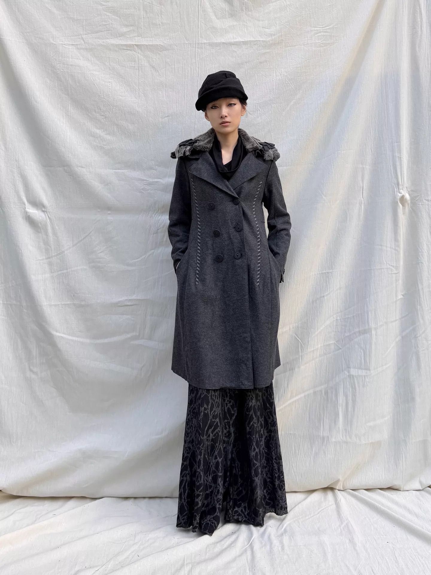 Marithe + Francois Girbaud MFG Vintage Detachable Fur Collar Wool Blend Long Coat S Size S / US 4 / IT 40 - 1 Thumbnail