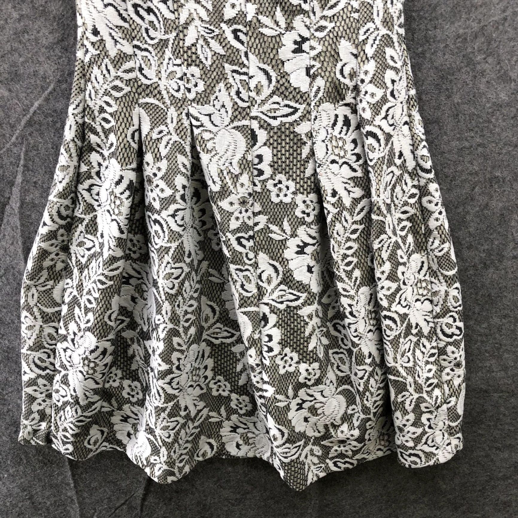Zara Zara Jacquard Party Dress Womens XS Taupe Beige Pleated Fit Flare Sleeveless Dress Size XS / US 0-2 / IT 36-38 - 4 Thumbnail