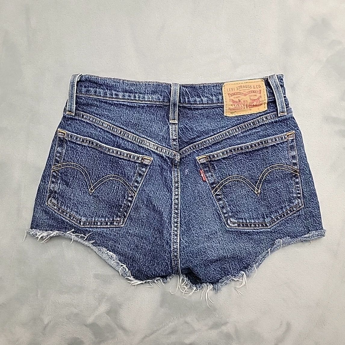 Levi's Levis 501 Denim Shorts Women 26 Blue Distressed Cut-Off Raw Hem Festival Y2K Mini Size 26" / US 2 / IT 38 - 5 Thumbnail