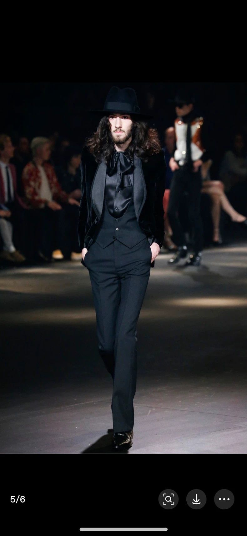 Yves Saint Laurent Saint Laruent 16 FW black velvet guitar collar suit 2502-Ne Size 54R - 7 Thumbnail