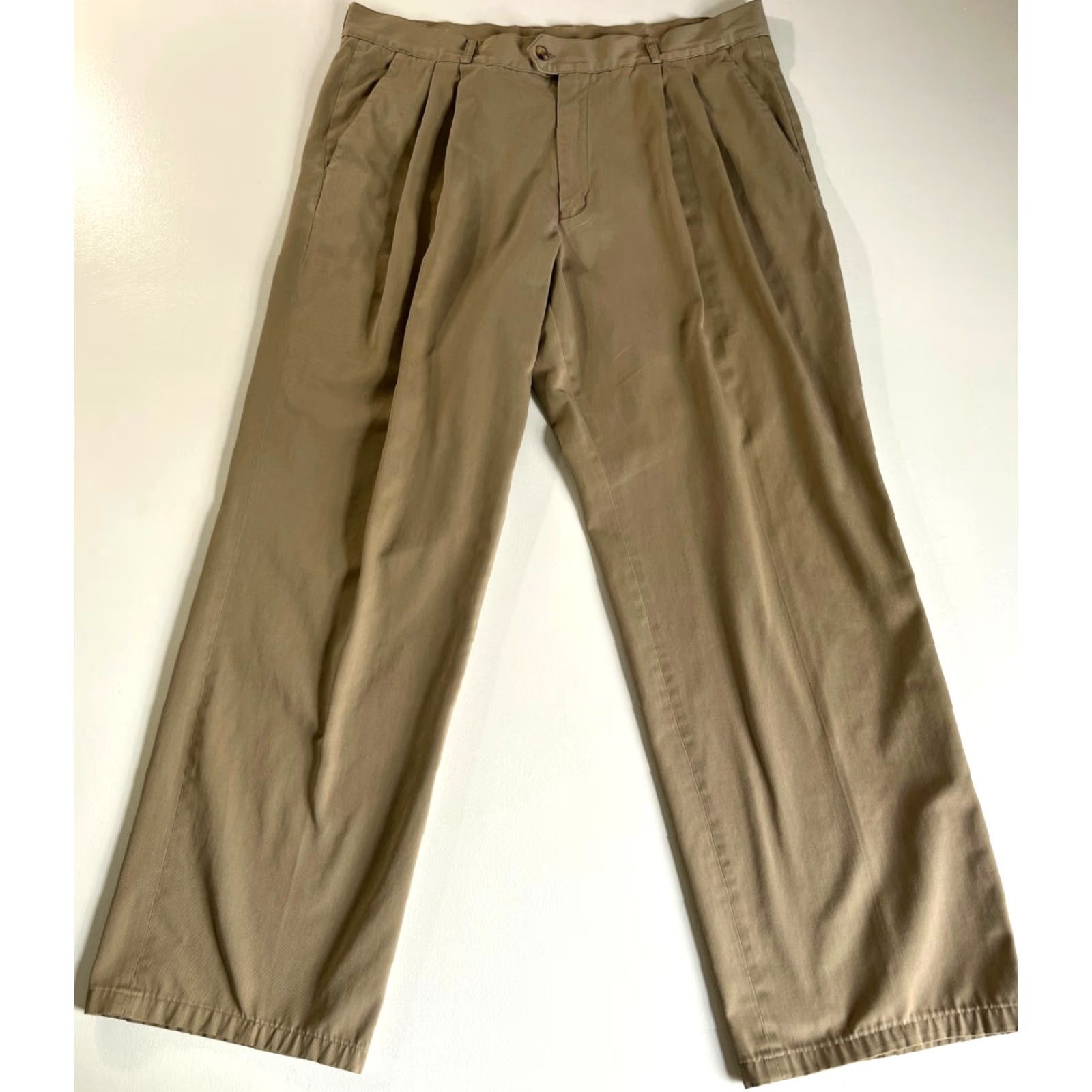 Patagonia VINTAGE Patagonia Mens Chino Pants 80s 90s Pattern Solid Pleated Tan Size 40 32 Inseam Size US 40 / EU 56 - 3 Thumbnail