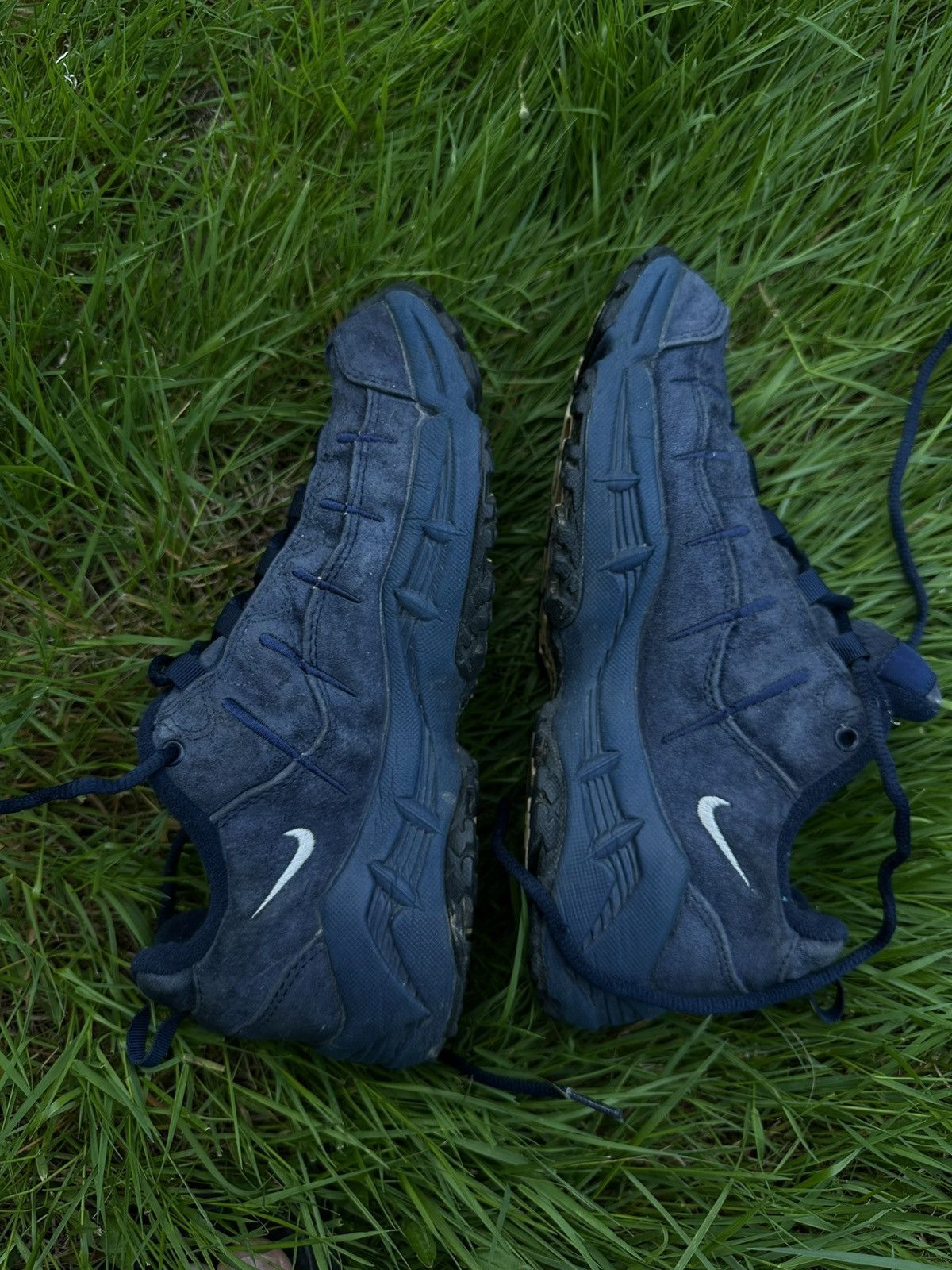 The 1975 × Vintage Baskets Nike Air Perish 1999s Size US 8.5 / EU 41-42 - 8 Thumbnail