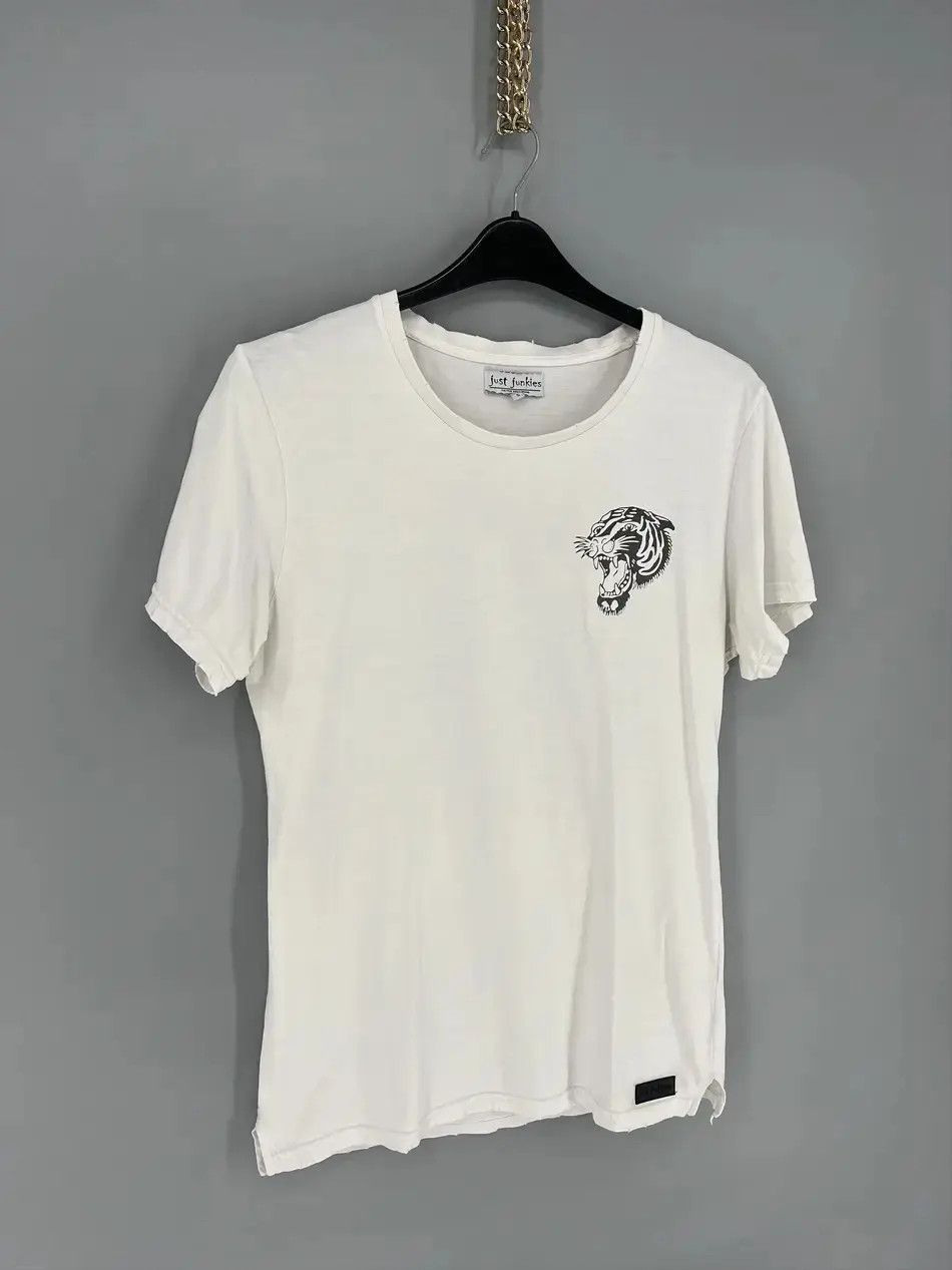 Vintage Vintage Just junkies Tshirt Streetwear Style Size US S / EU 44-46 / 1 - 3 Thumbnail
