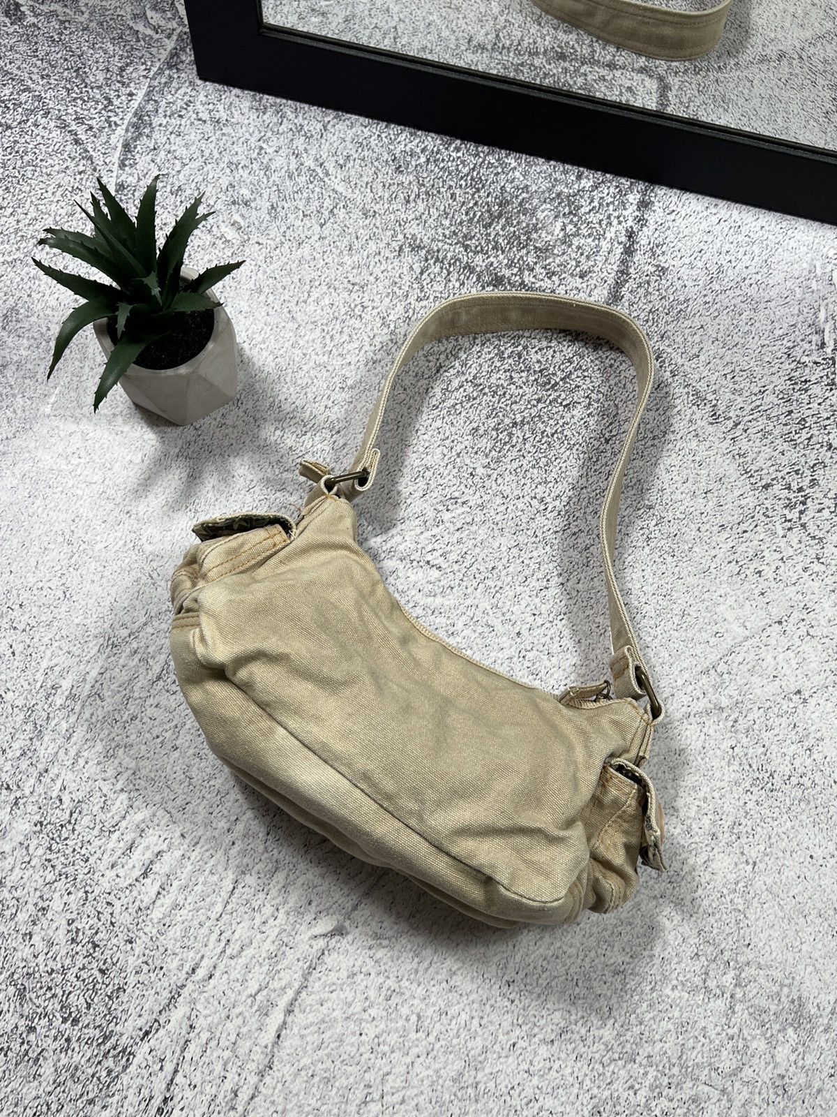 Levi's × Levi's Vintage Clothing × Vintage Vintage Levi’s Baguette Velvet Bag Size ONE SIZE - 4 Thumbnail