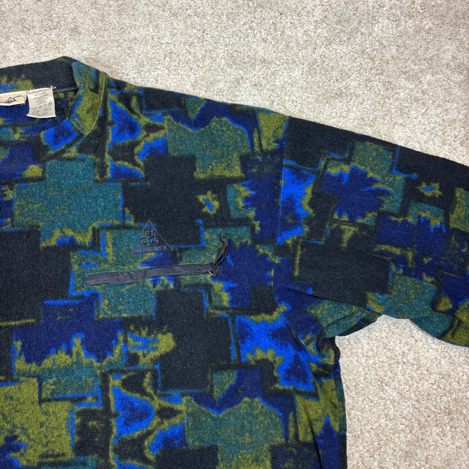 Nike Vintage Nike ACG Geometric AOP Fleece Pullover Men's M Size US M / EU 48-50 / 2 - 2 Thumbnail