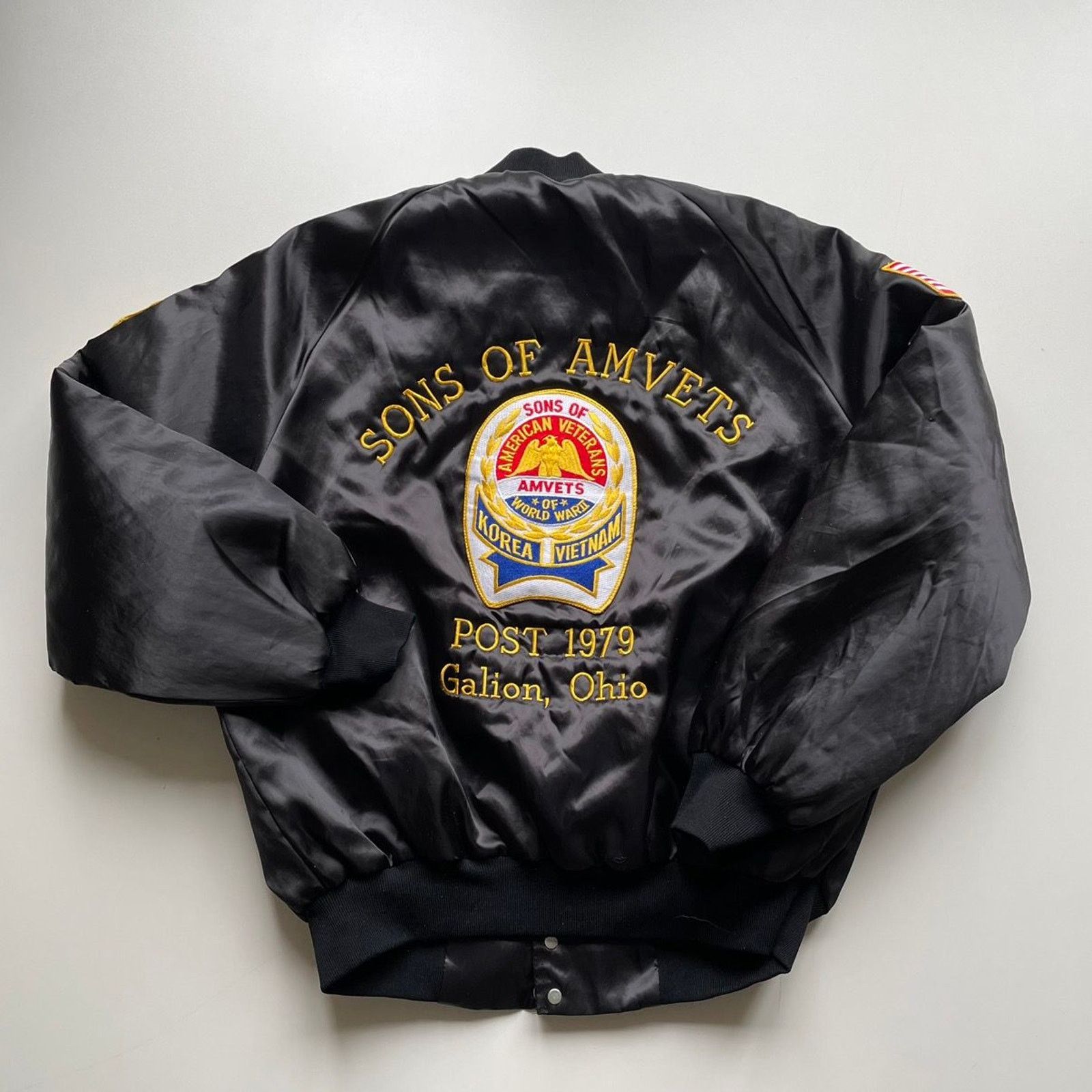 Vintage Vintage 90s American Veterans Embroidered Satin Jacket Large Size US L / EU 52-54 / 3 - 1 Thumbnail