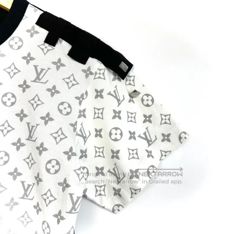 Louis Vuitton Louis Vuitton Shoulder decoration presbyopic full logo sho Size US XS / EU 42 / 0 - 5 Thumbnail