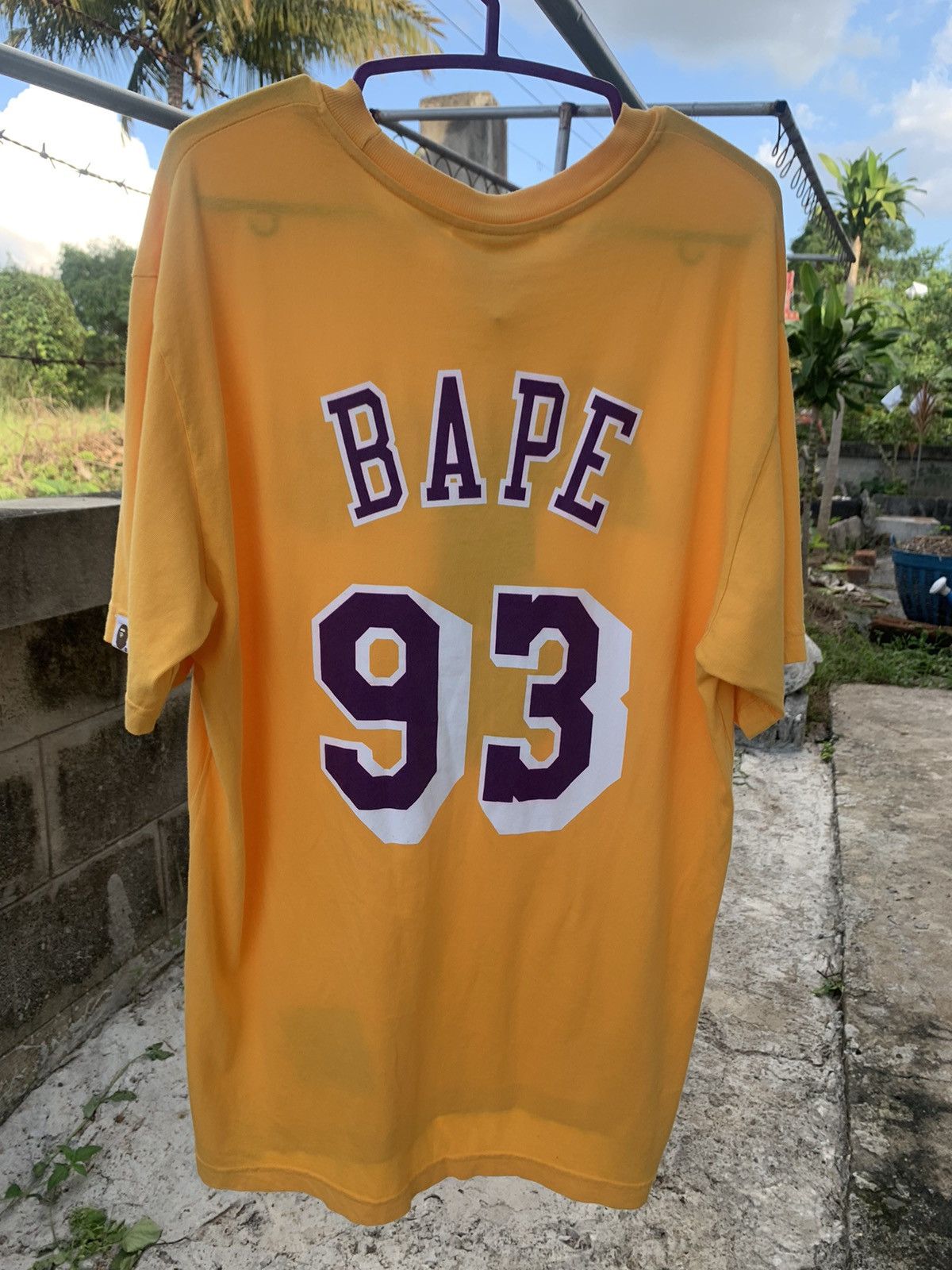 Bape × Mitchell & Ness Bape x Mitchell & Ness Lakers Tee FW18 Size US M / EU 48-50 / 2 - 2 Thumbnail