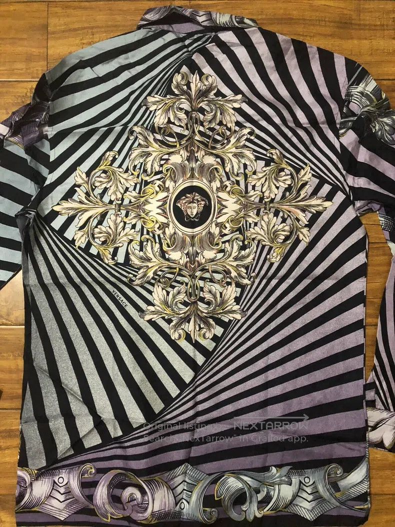 Versace Versace The shirt is full of logos Size US M / EU 48-50 / 2 - 6 Thumbnail