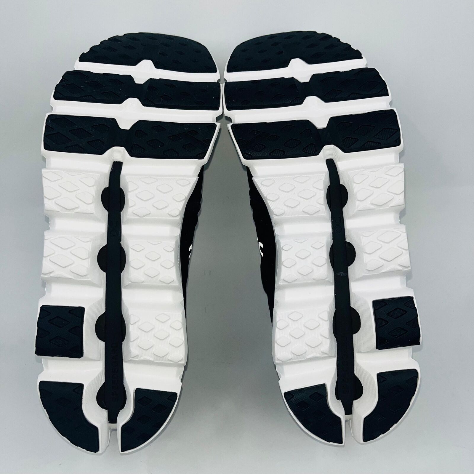 On ON-RUNNING WOMENS CLOUDSWIFT 3 BLACK/WHITE SNEAKER SIZE 8.5B Size US 8.5 / IT 38.5 - 5 Thumbnail