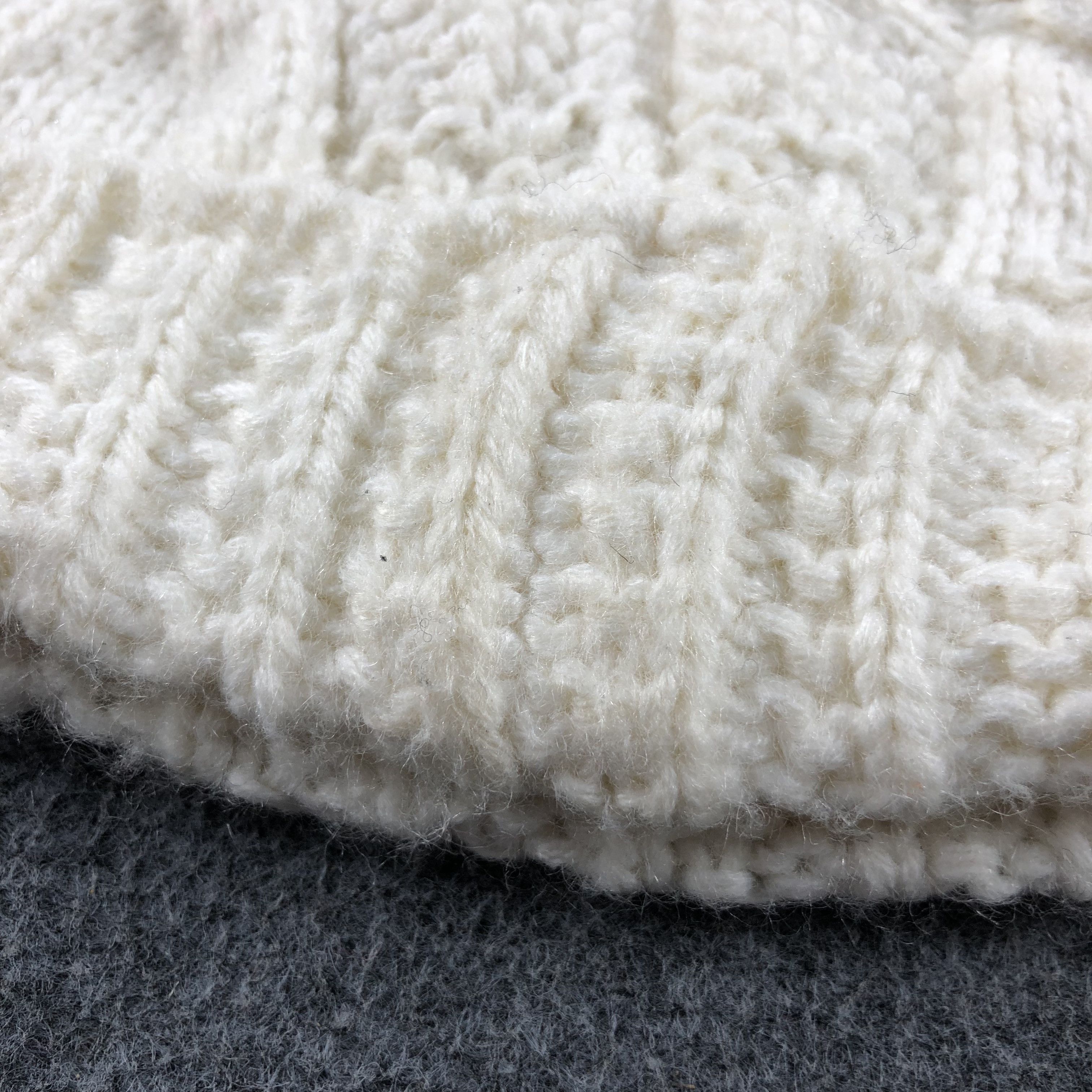 Vintage Angelic Cable Knit Bobble Beanie Snowcap Snow Hat B329 Size ONE SIZE - 5 Thumbnail
