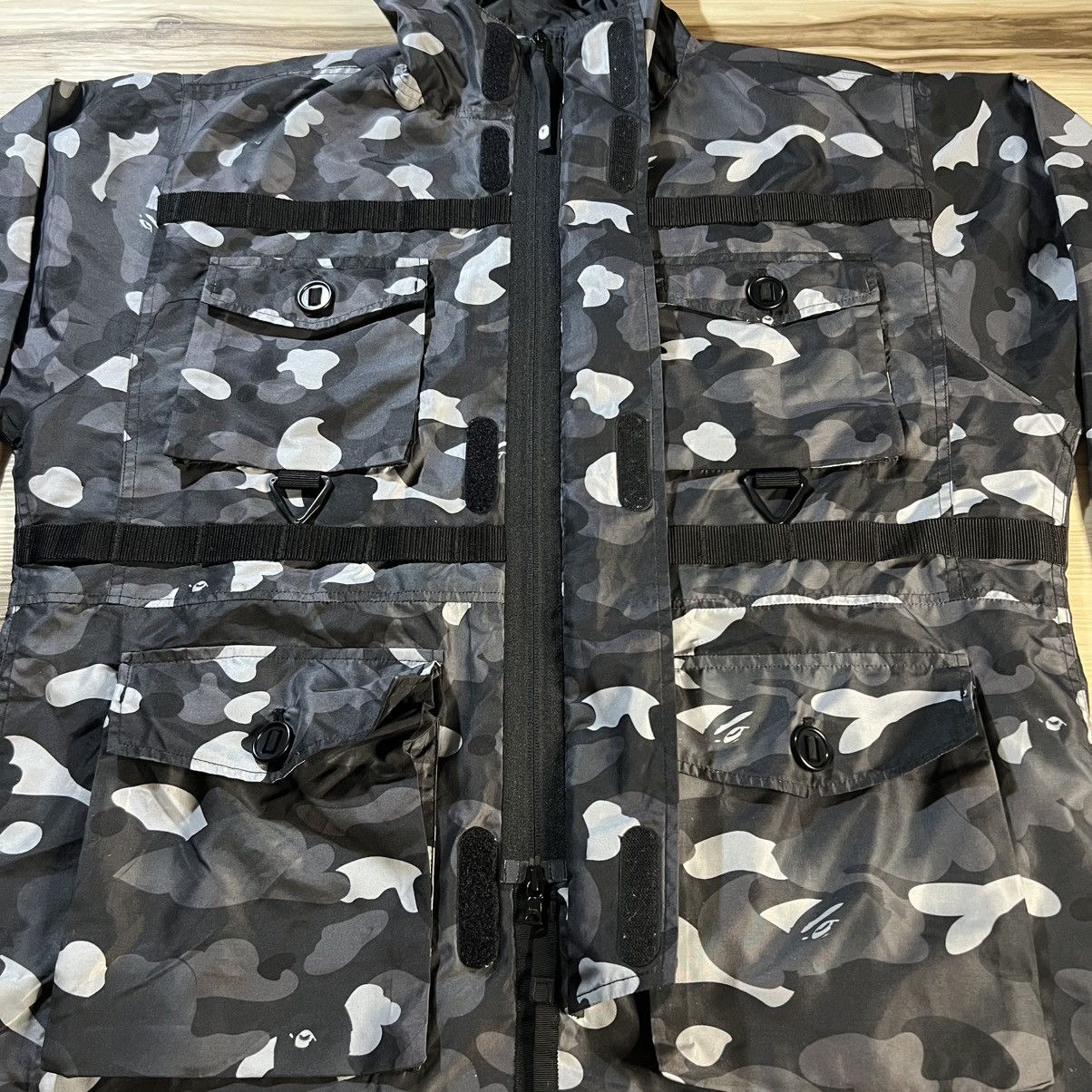 Bape BAPE FW19 Black Gradation Camo Shark Mask Windbreaker Jacket Size US L / EU 52-54 / 3 - 11 Thumbnail