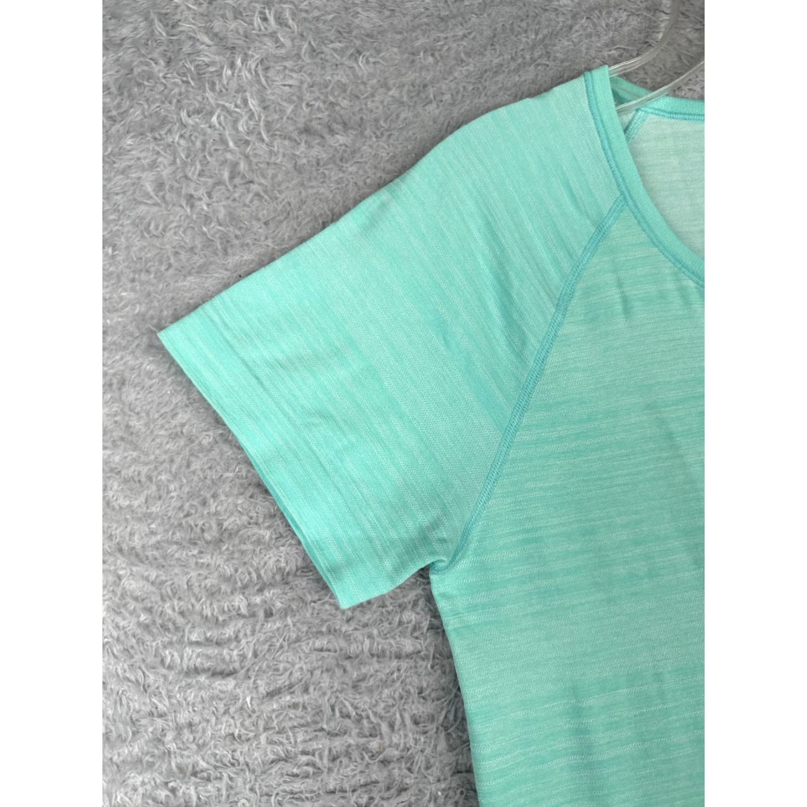 Patagonia Patagonia Shirt Women Large Blue Short Sleeve Crew Neck Gatewood Polyester Blend Size L / US 10 / IT 46 - 3 Thumbnail
