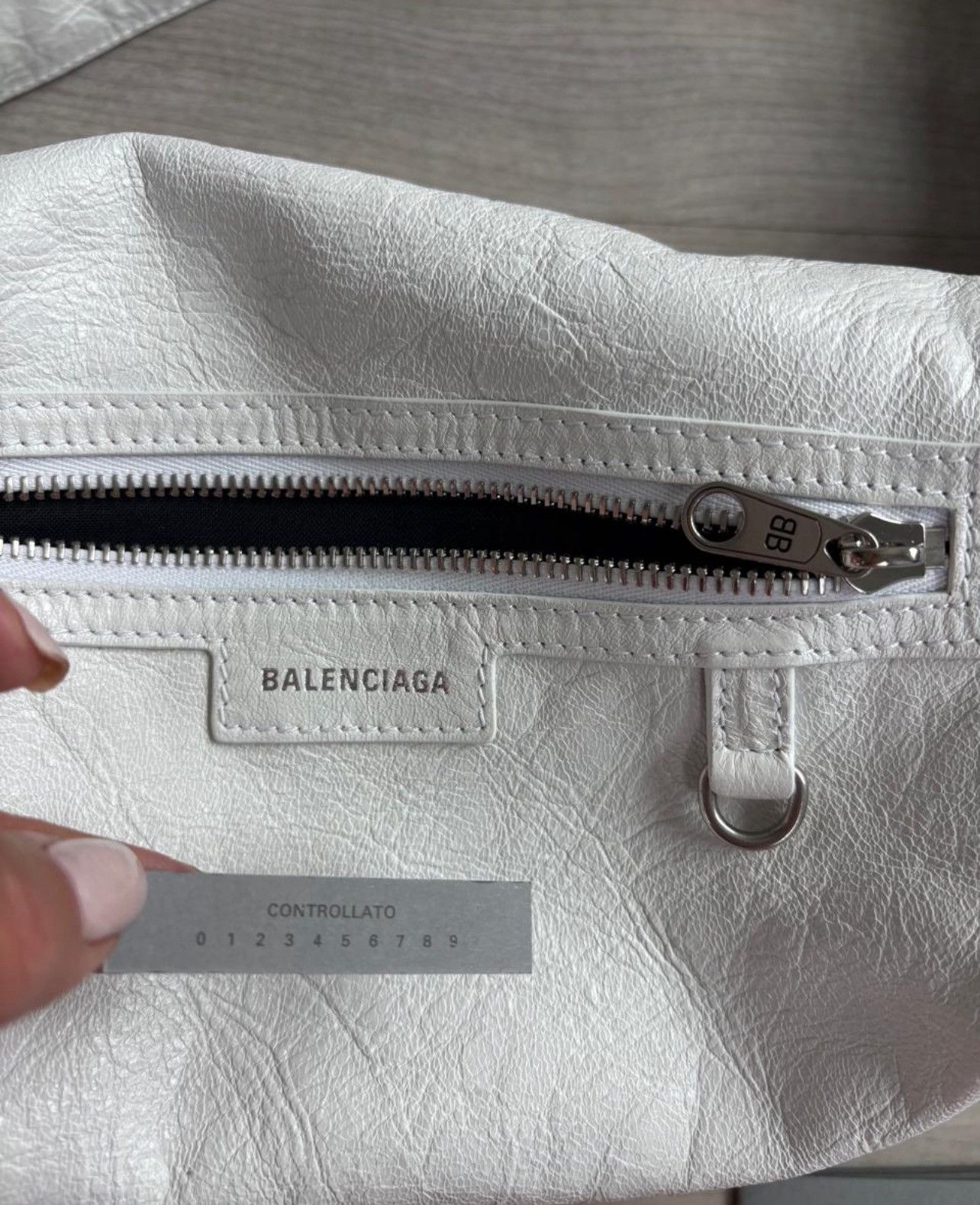 Balenciaga Balenciaga Superbusy XS Sling Bag Calfskin Optic White SHW Size ONE SIZE - 5 Thumbnail