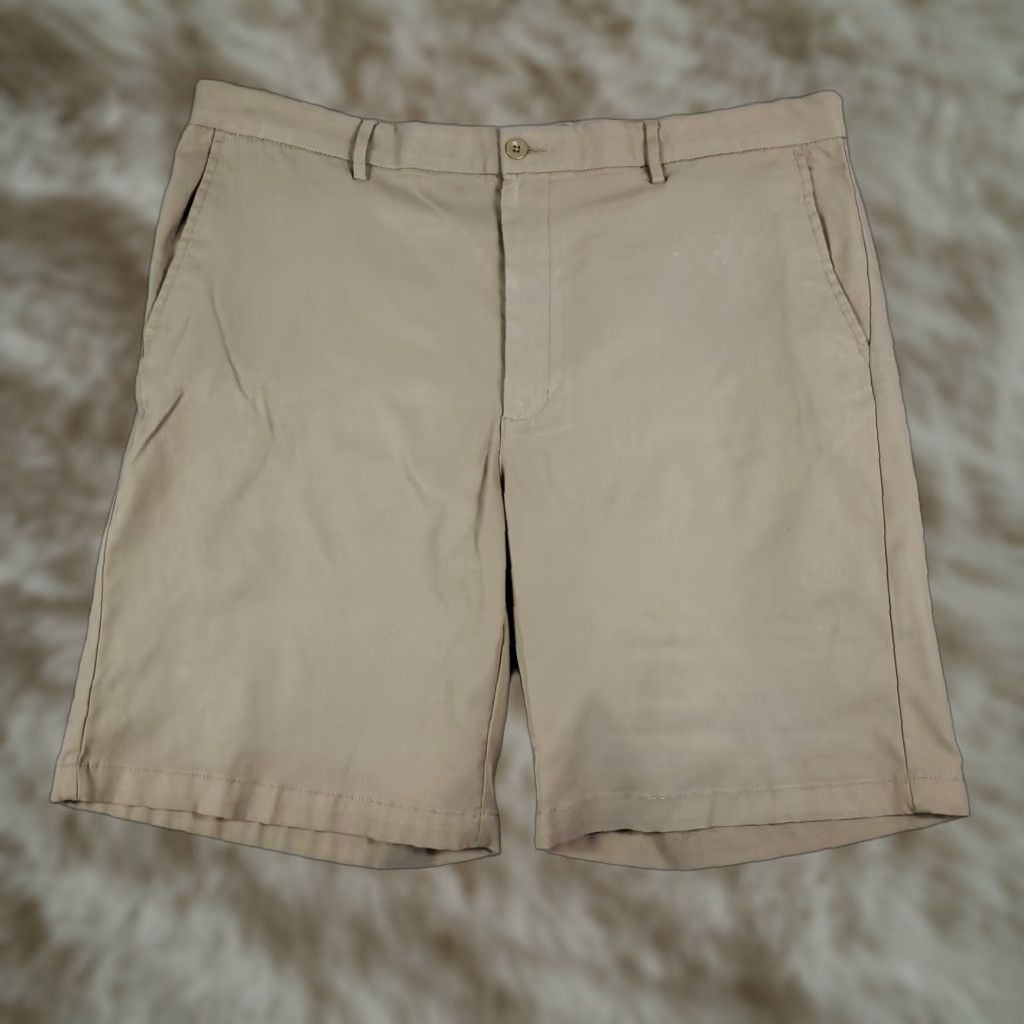 Vintage Greg Norman Mens Chino Shorts 40 Beige Flat Front Belt Loops Pockets Logo 40 in Waist Regular Size US 40 / EU 56 - 1 Thumbnail