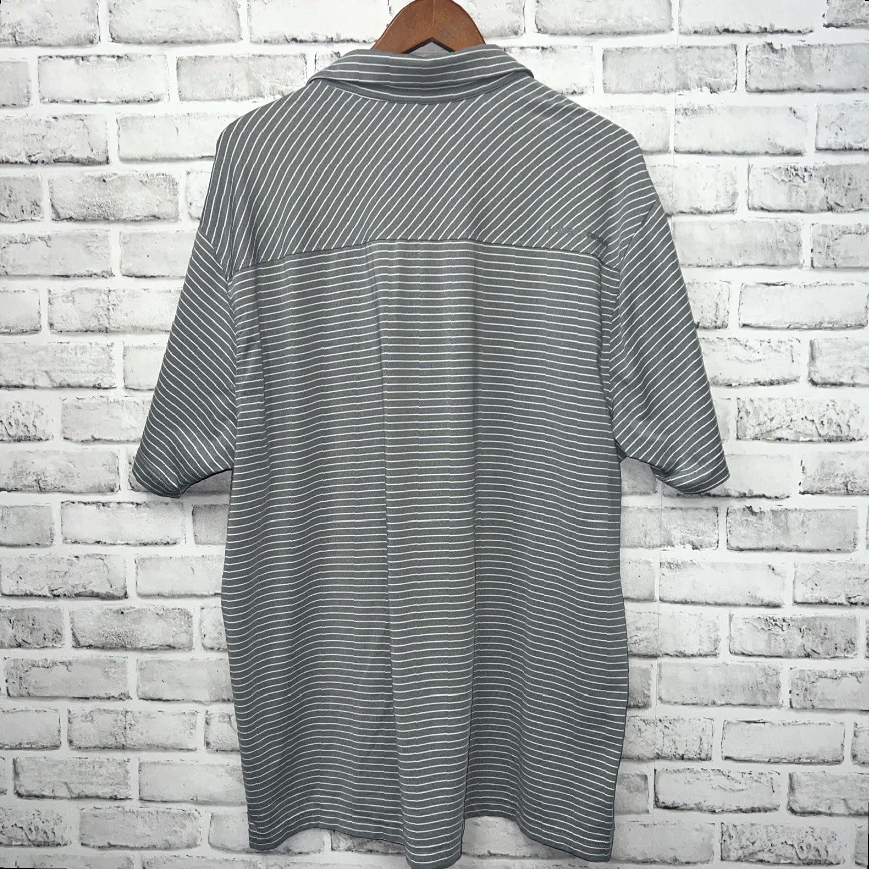 Under Armour VINTAGE Under Armour HeatGear Gray Striped Polo Shirt Mens 2XL Size US XXL / EU 58 / 5 - 4 Thumbnail