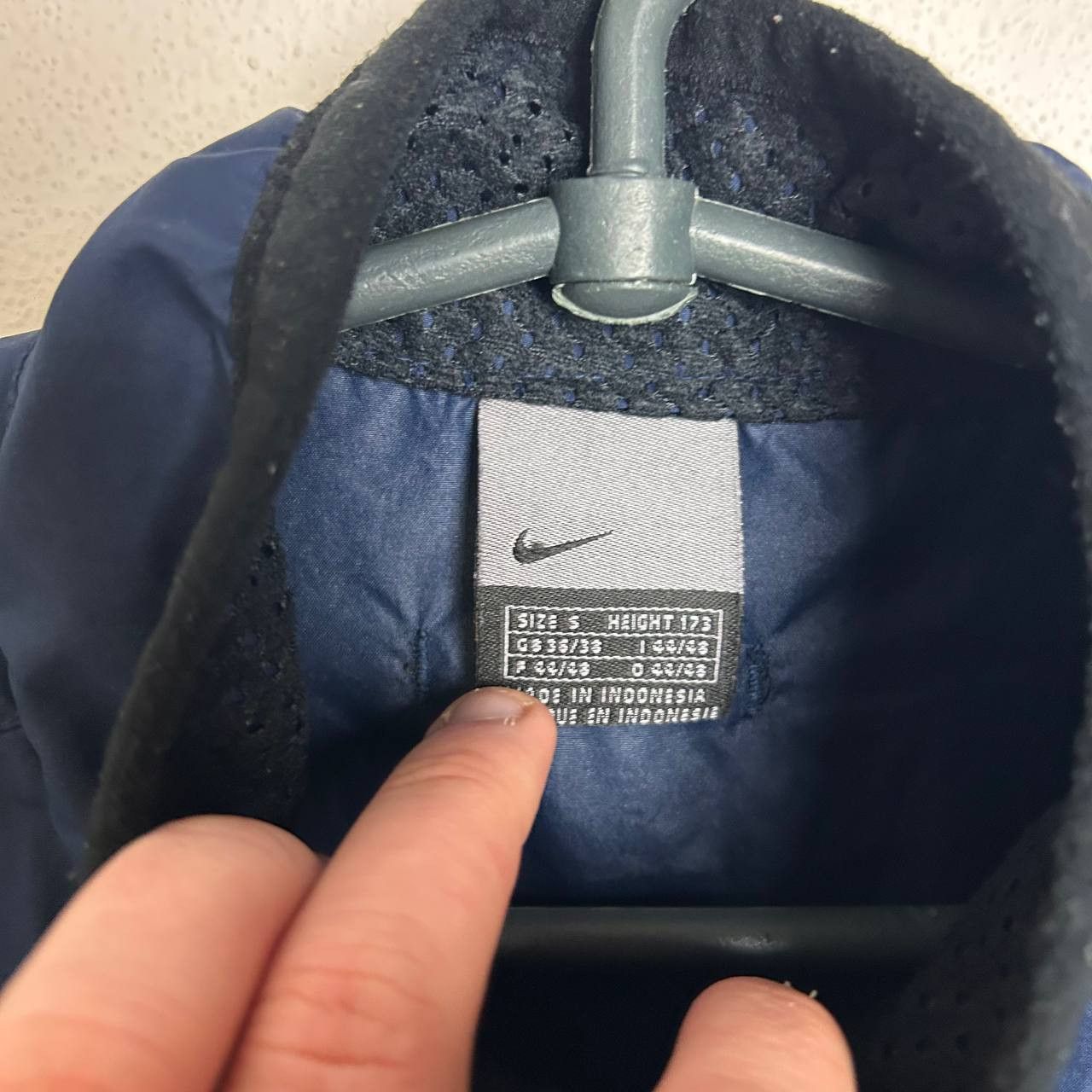 Nike Vintage Nike Small Swoosh Nylon 90s streetwear jacket Size US S / EU 44-46 / 1 - 7 Thumbnail