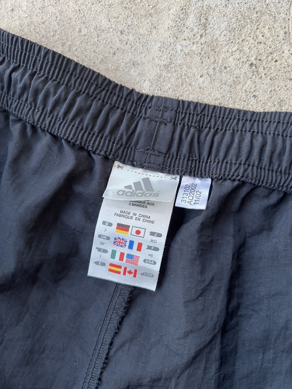 Adidas Adidas Vintage Shorts Size US 36 / EU 52 - 2 Thumbnail