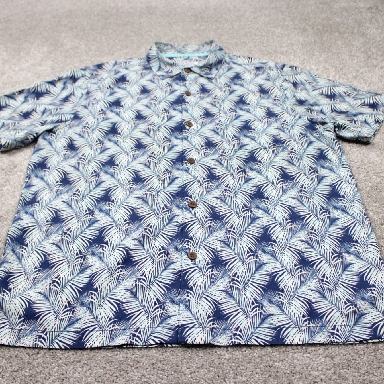 Tommy Bahama Tommy Bahama Hawaiian Shirt Mens Large Blue Floral 100% Silk Short Sleeve Button-Up Shirt Regular Fit Women/Womens? Size US L / EU 52-54 / 3 - 2 Thumbnail