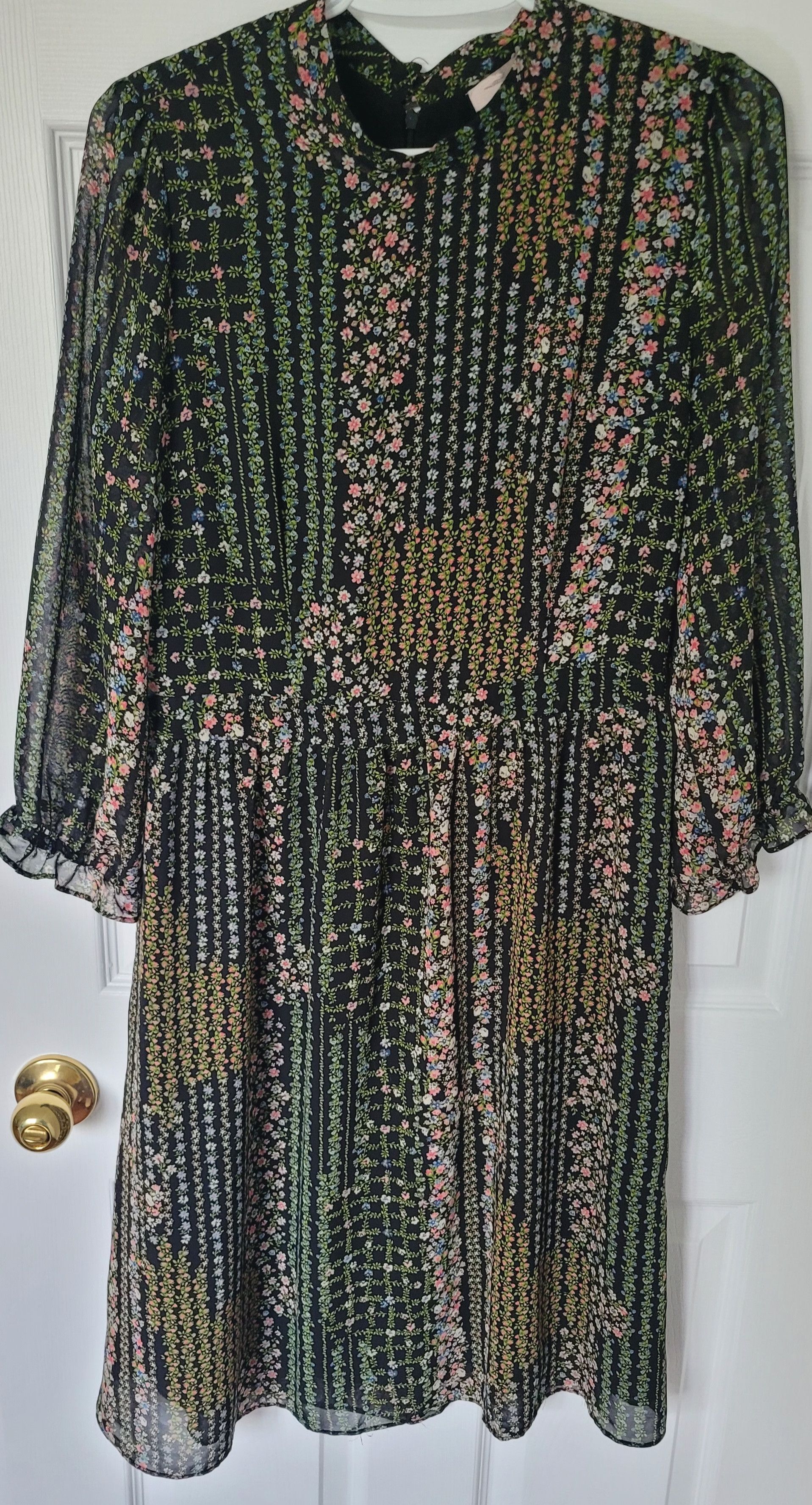 Forever 21 Gorgeous high neck floral dress Size M / US 6-8 / IT 42-44 - 2 Thumbnail