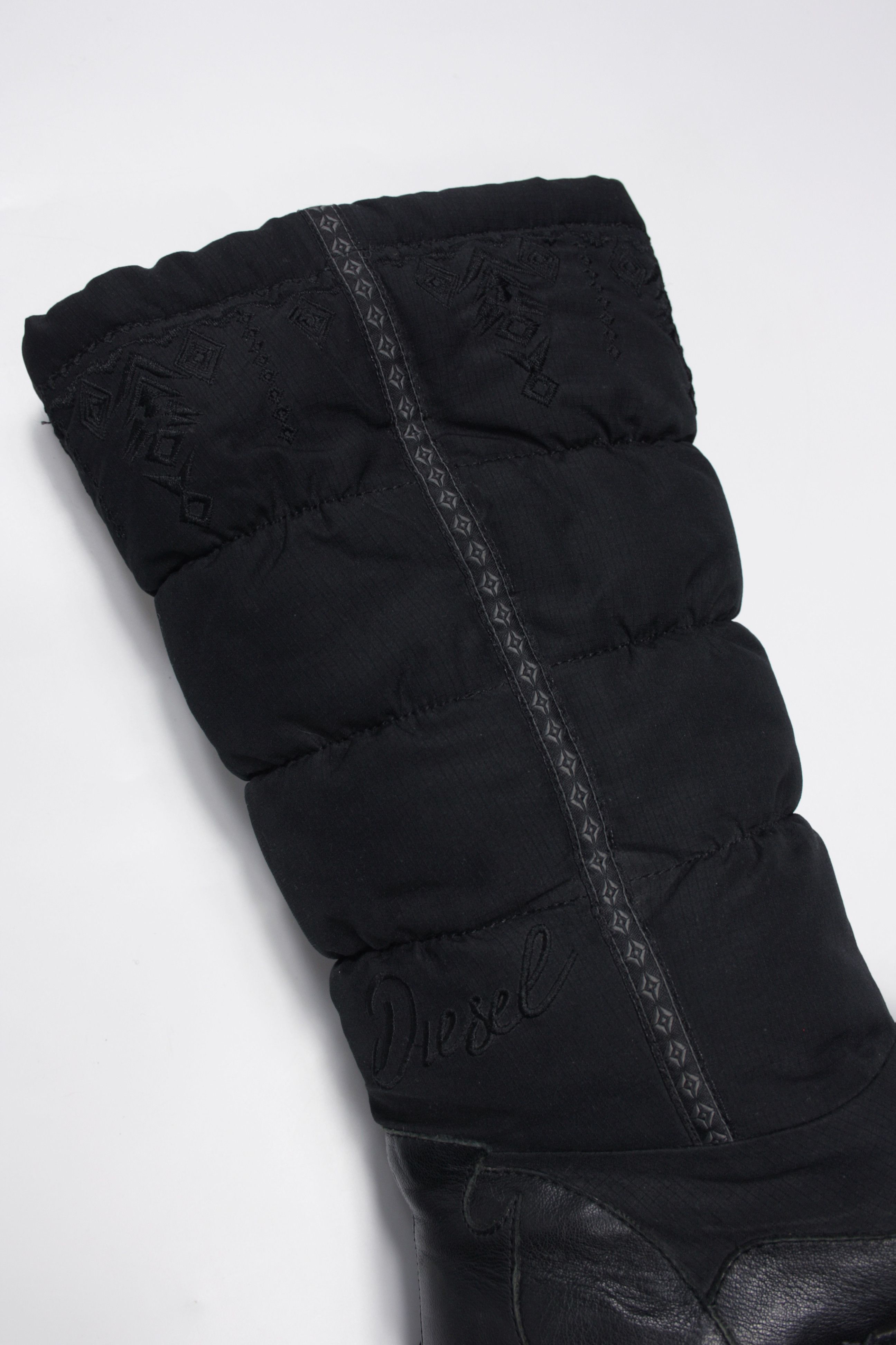 Diesel Diesel Y2K Crystalline Leather Puffer Snow Winter Boots Size US 7.5 / IT 37.5 - 8 Thumbnail