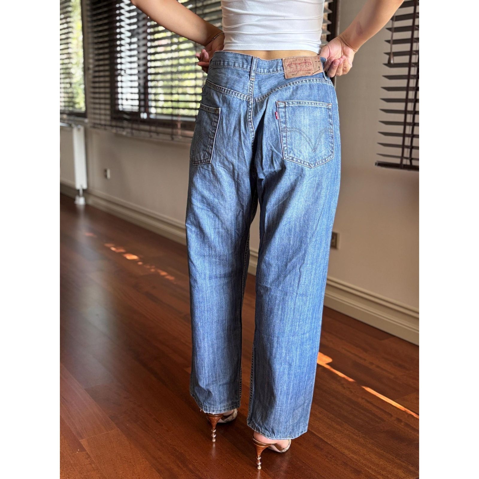 Levi's Levi’s 501 USA 1996 Light Wash Jeans W38 L34 Button Fly Rare Size US 38 / EU 54 - 2 Thumbnail