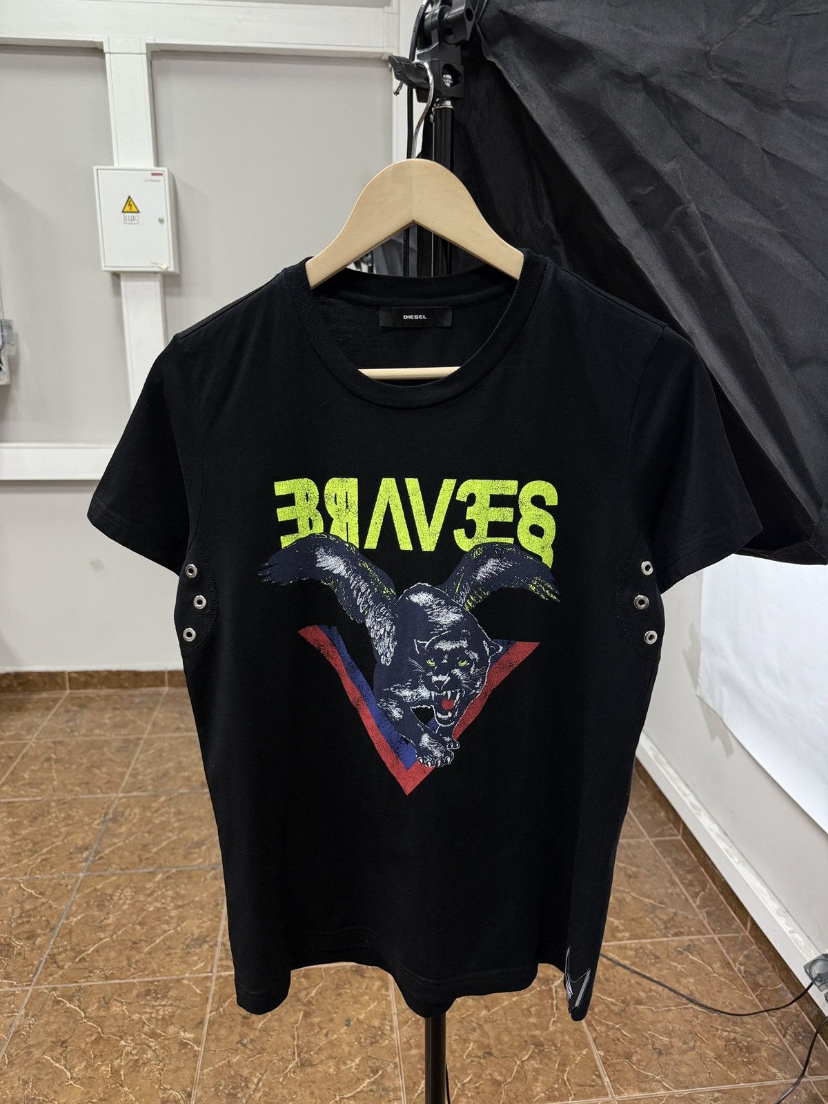 Diesel 🇺🇸 Y2K Diesel Braves Womens Graphic T-Shirt Retro Rare Hype Size M / US 6-8 / IT 42-44 - 1 Thumbnail