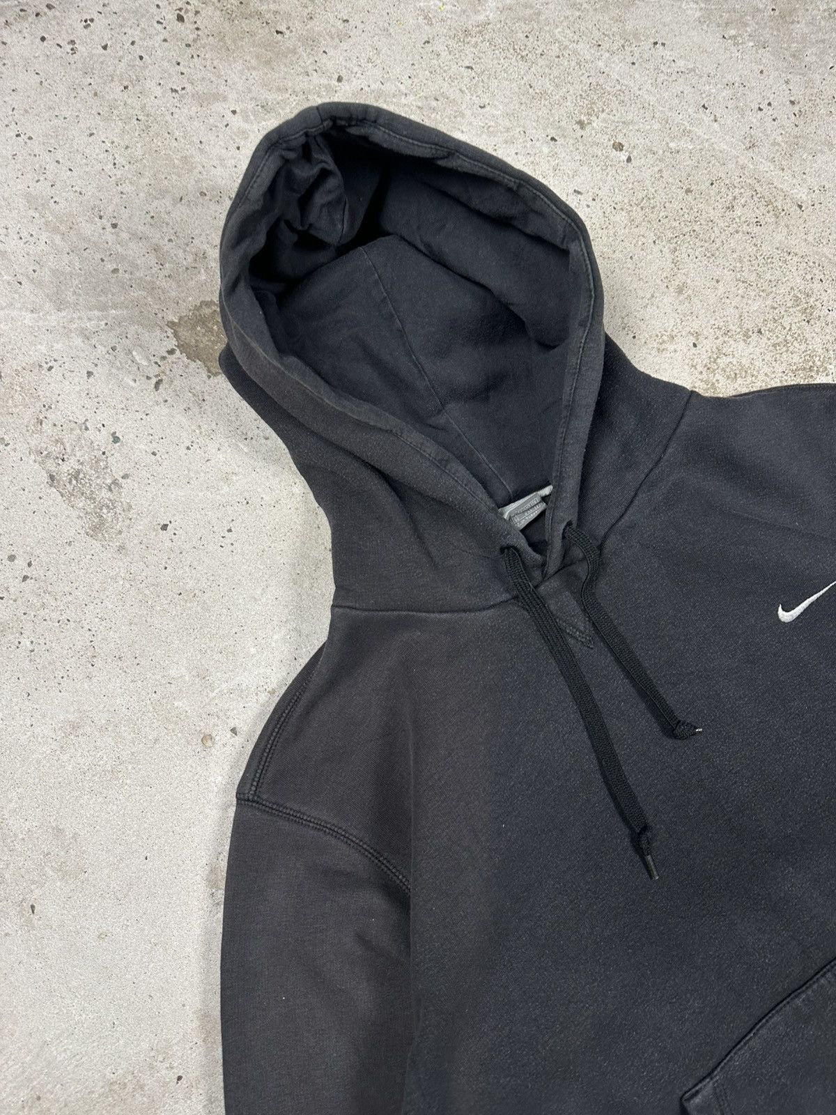 Nike × Vintage Vintage Y2K Nike Faded Black Small Swoosh Hoodie Size US M / EU 48-50 / 2 - 5 Thumbnail