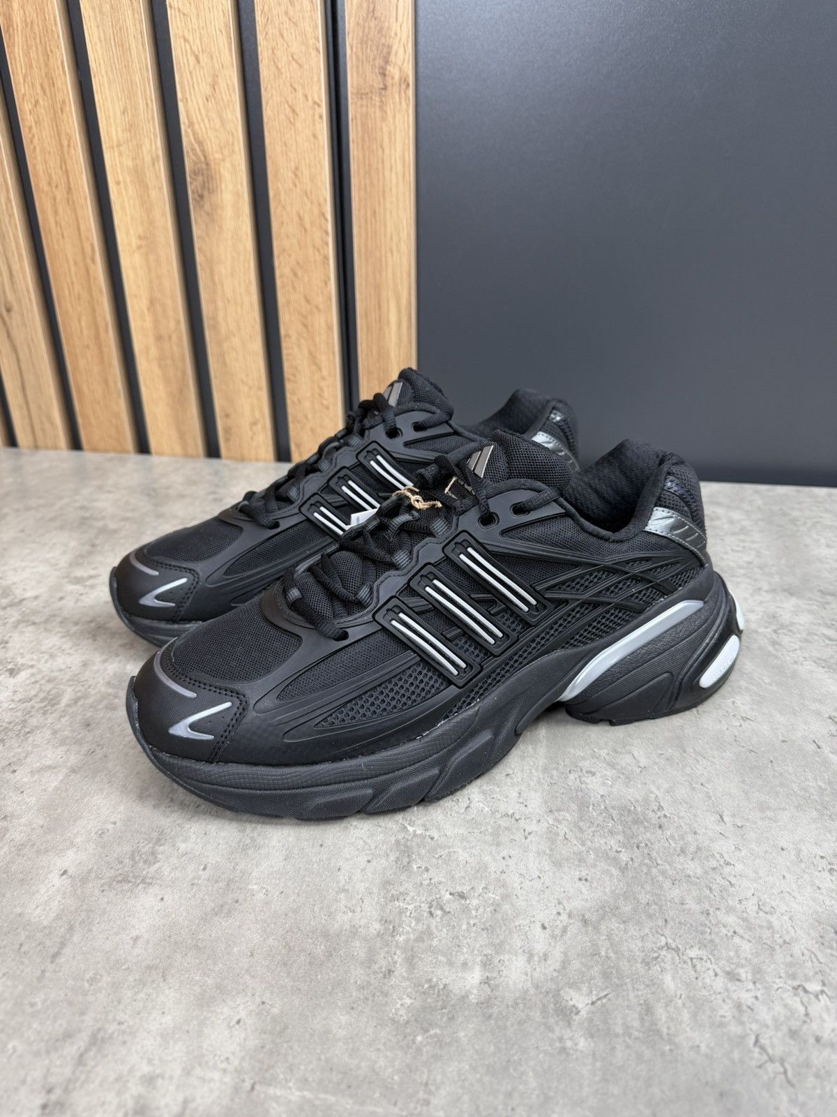 Adidas Adidas Adistar XLG 2.0 Black/Silver Sneakers Size US 11 Size US 11 / EU 44 - 2 Thumbnail
