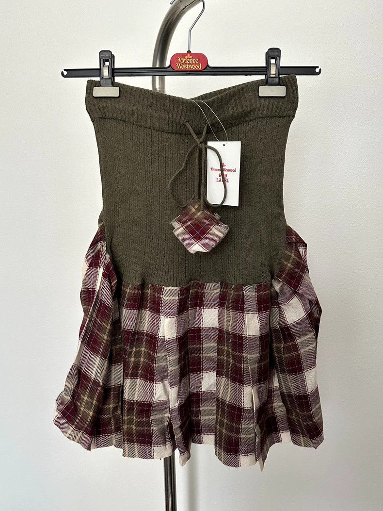 Vivienne Westwood Vivienne Westwood size2 The witch wore a two-piece crop top Size 26" / US 2 / IT 38 - 2 Thumbnail