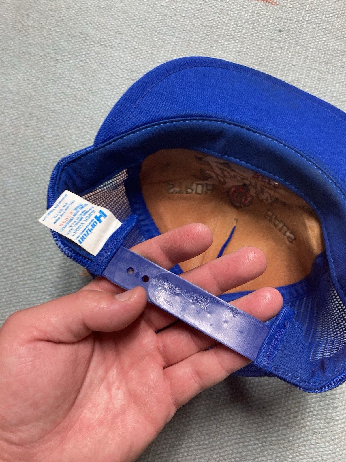 Vintage 80s trucker hat stroh’s beer gold leaf Tennessee made in USA Size ONE SIZE - 7 Thumbnail