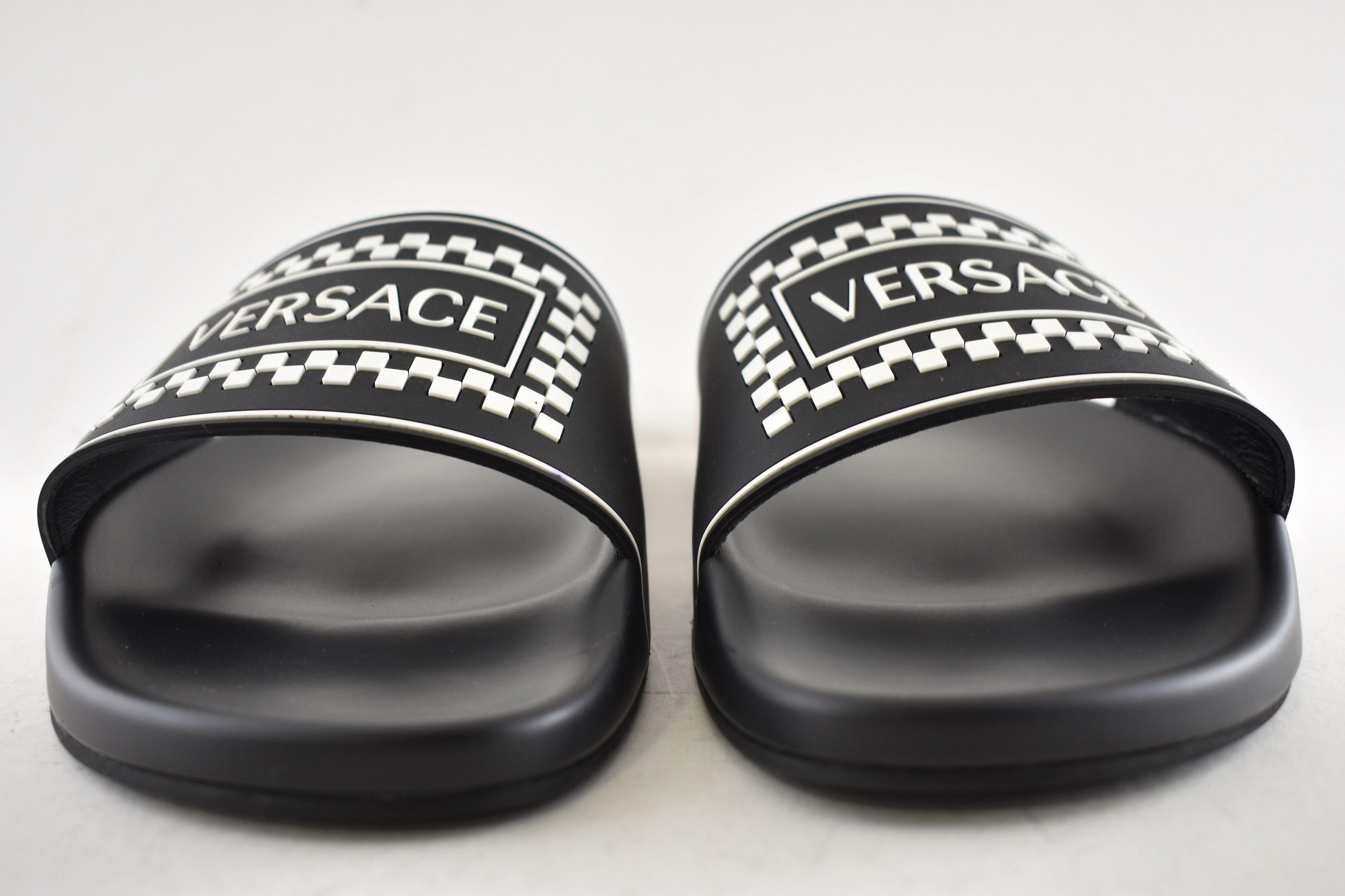 Versace White 90s Logo Rubber Slide Pool Sandal Flip Flop Flat 44 11 Size US 11 / EU 44 - 7 Thumbnail