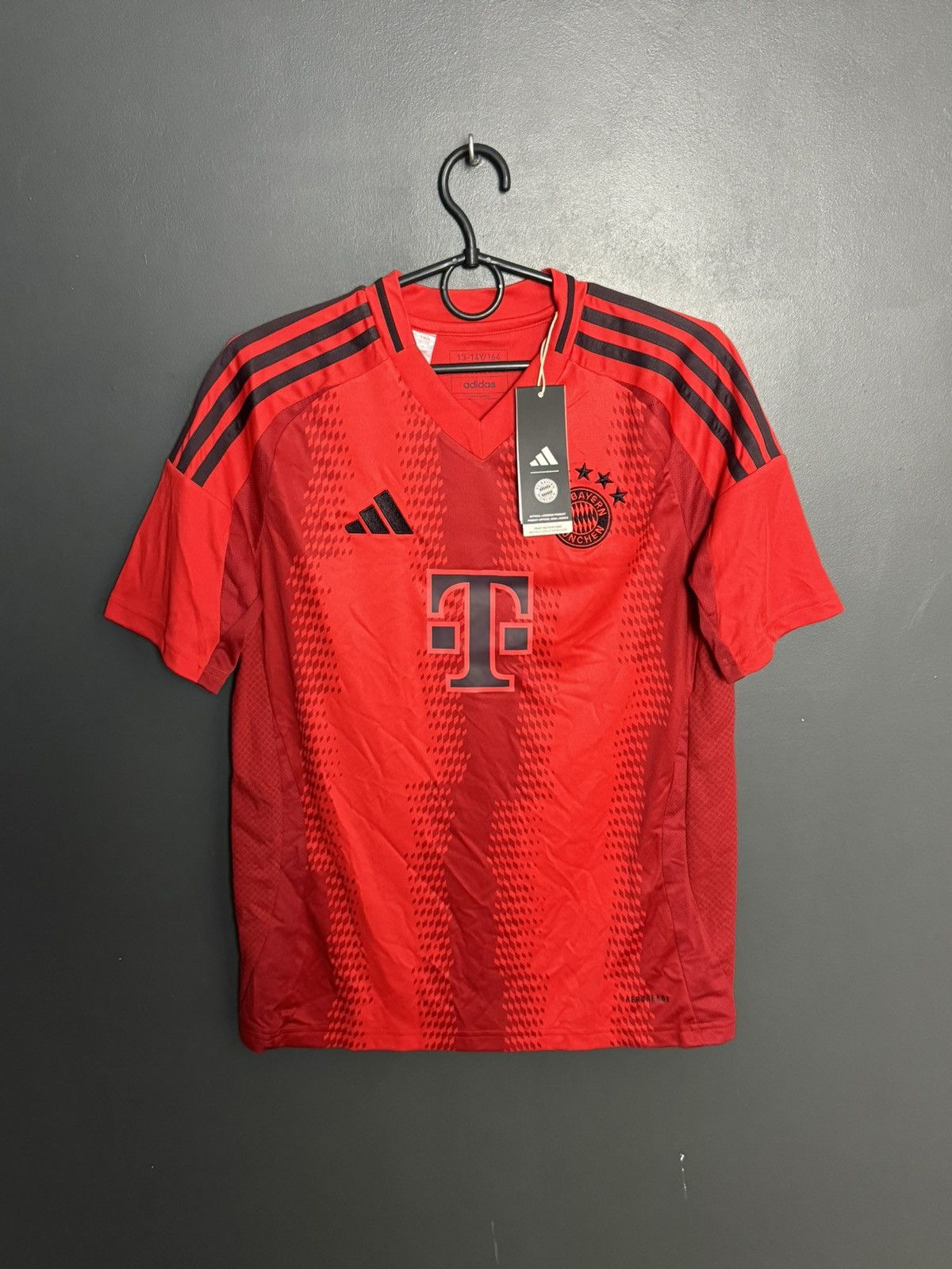 Adidas KIDS New Bayern Munchen 24/25 Home Kane Football Jersey Size US XS / EU 42 / 0 - 2 Thumbnail