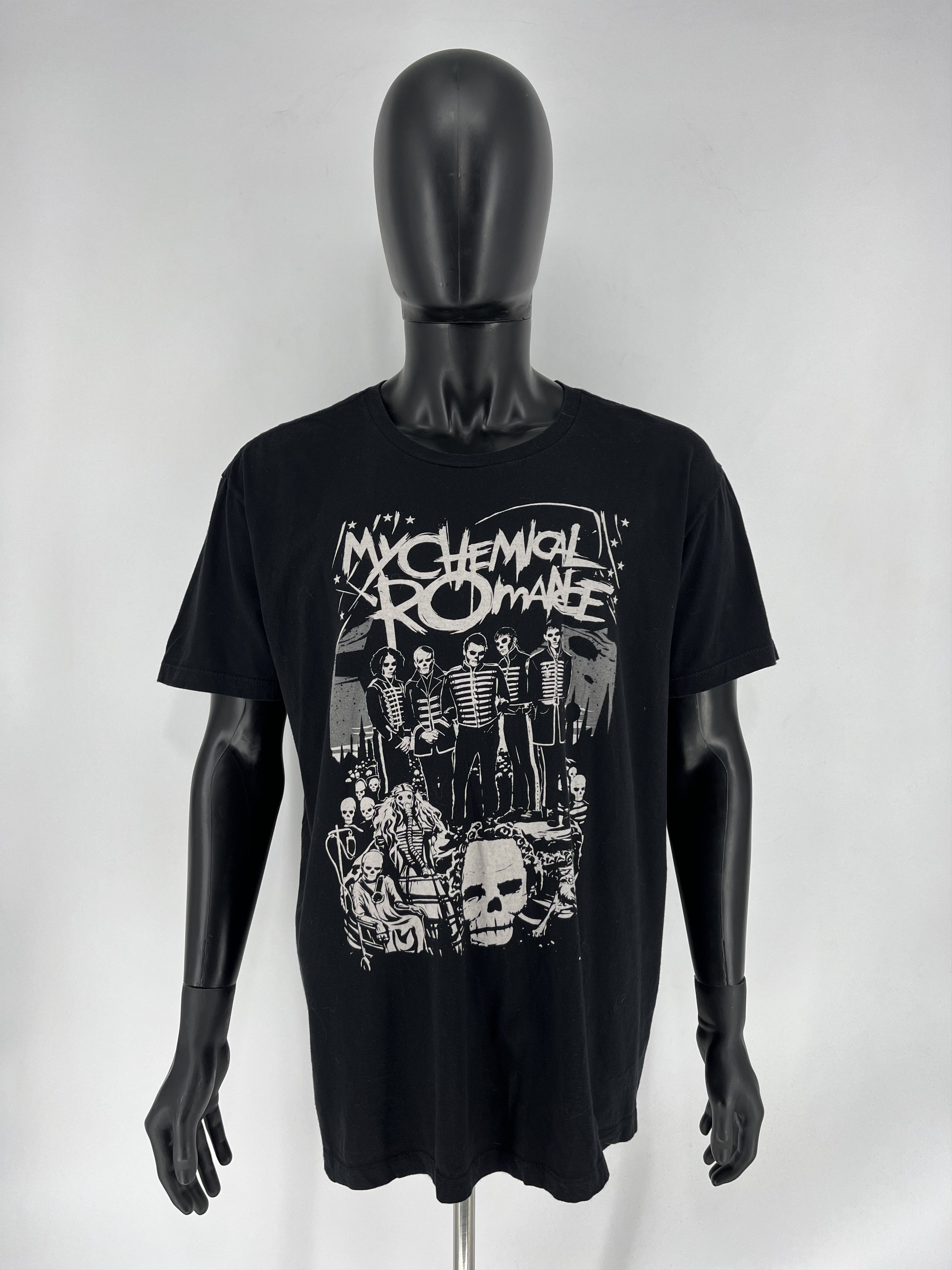Band Tees × Vintage My Chemical Romance Vintage Y2K Rock Band Tee Size US XL / EU 56 / 4 - 2 Thumbnail