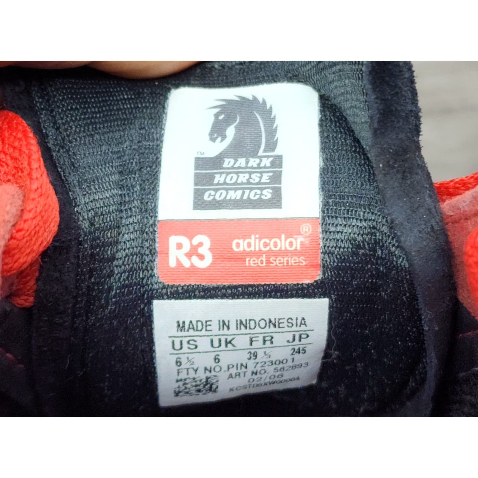 Adidas Adidas CENTURY LO R3 Series 3 Adicolor Dark Horse Comics Sneaker Mens Size 6.5 Red Comics Retro Leather Sole Gummi Size US 7 / EU 40 - 7 Thumbnail