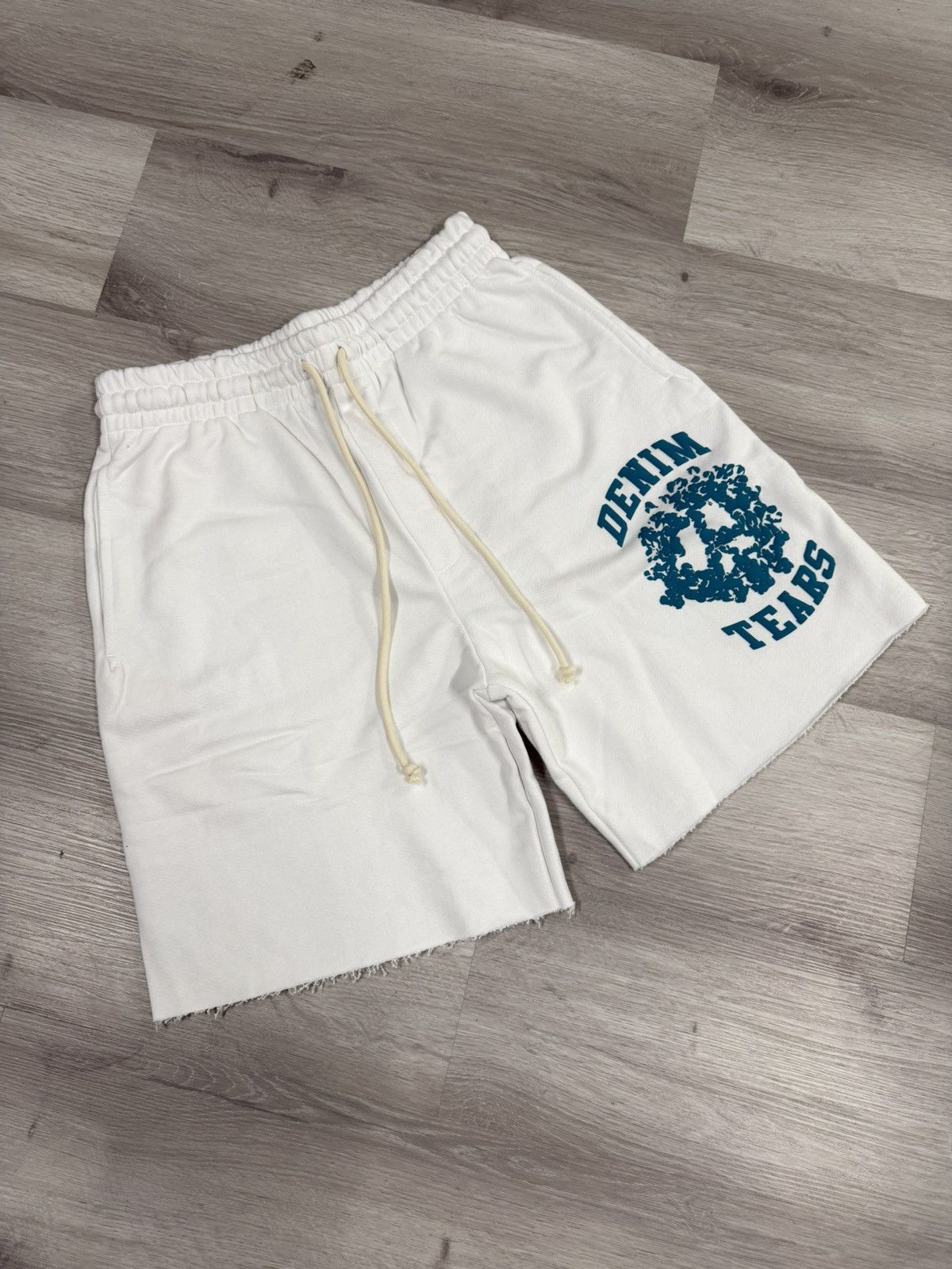 DENIM TEARS Denim Tears Cotton Wreath Sweat Shorts (Small) Size US 30 / EU 46 - 1 Thumbnail