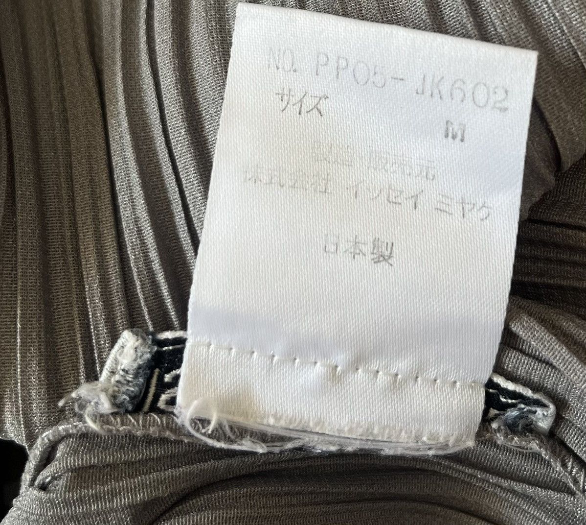 Issey Miyake Vintage Issey miyake pleated grey longsleeve Size M / US 6-8 / IT 42-44 - 5 Thumbnail