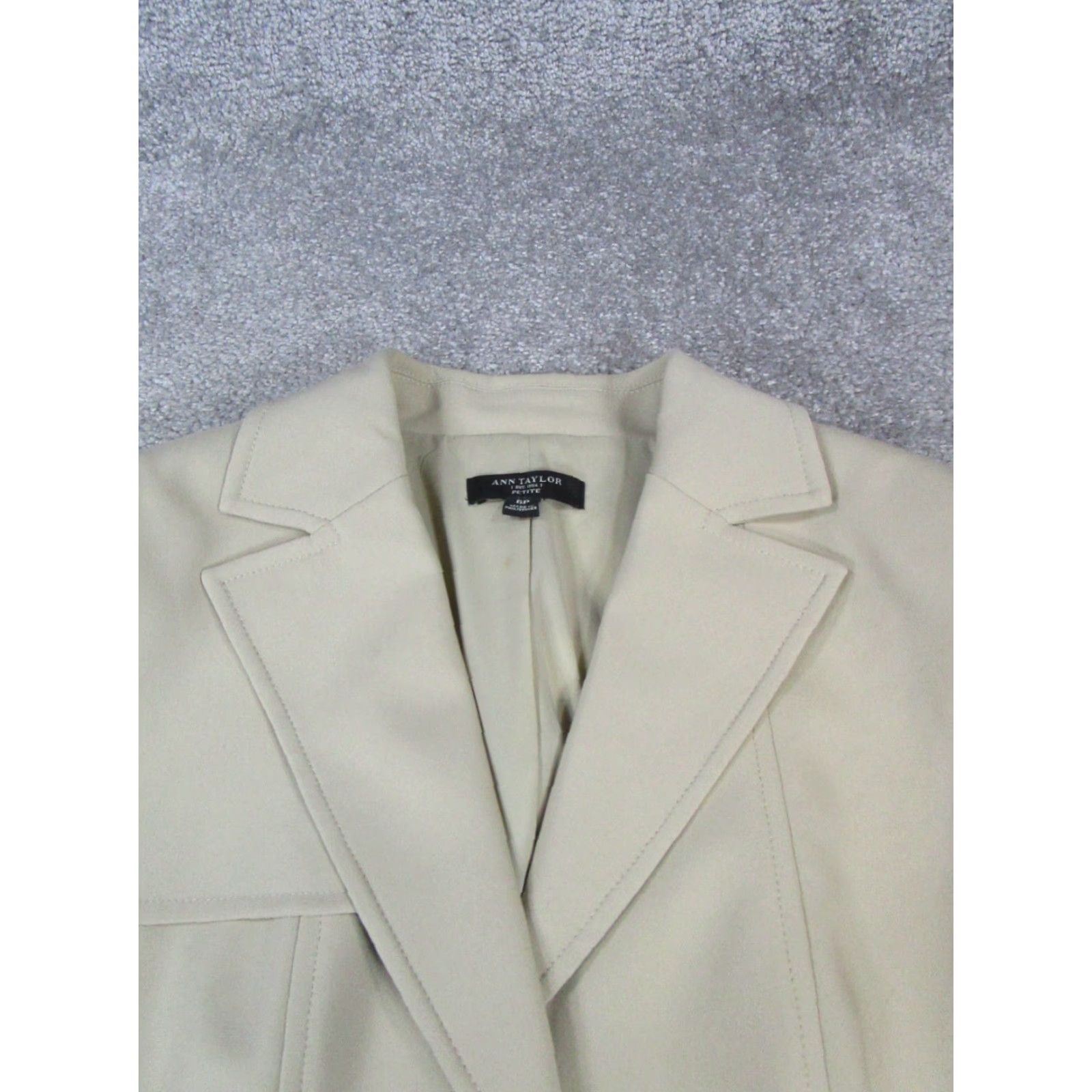 Ann Taylor VINTAGE Ann Taylor Blazer Womens 6 Petite Brown Cotton Blend Sports Coat Womens Blazer 6P Brown Cotton Blend Two-Button 90s Sports Theme Women’s Mens? Size M / US 6-8 / IT 42-44 - 2 Thumbnail
